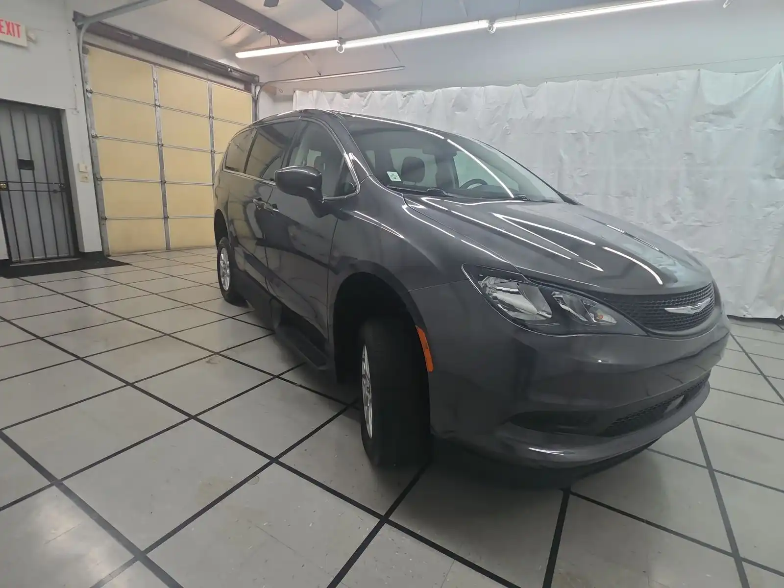 2021 Chrysler Voyager LX's photo