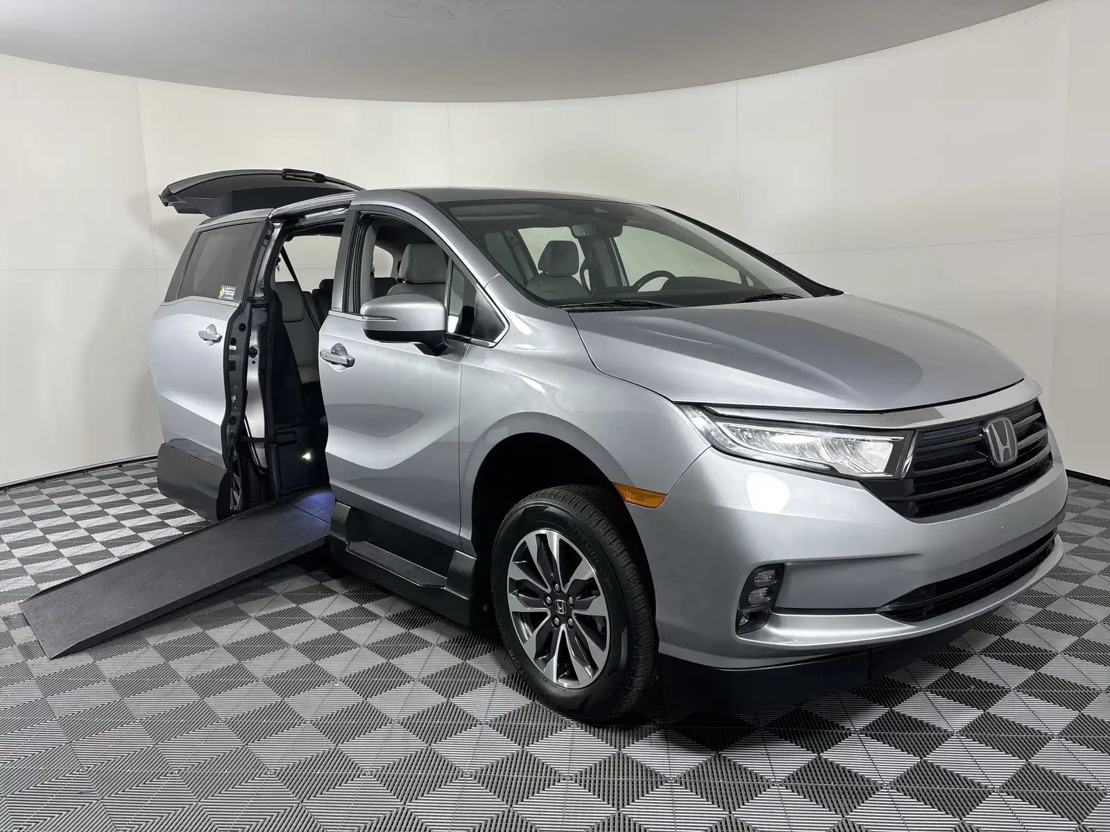 2021 Honda Odyssey EX-L's photo