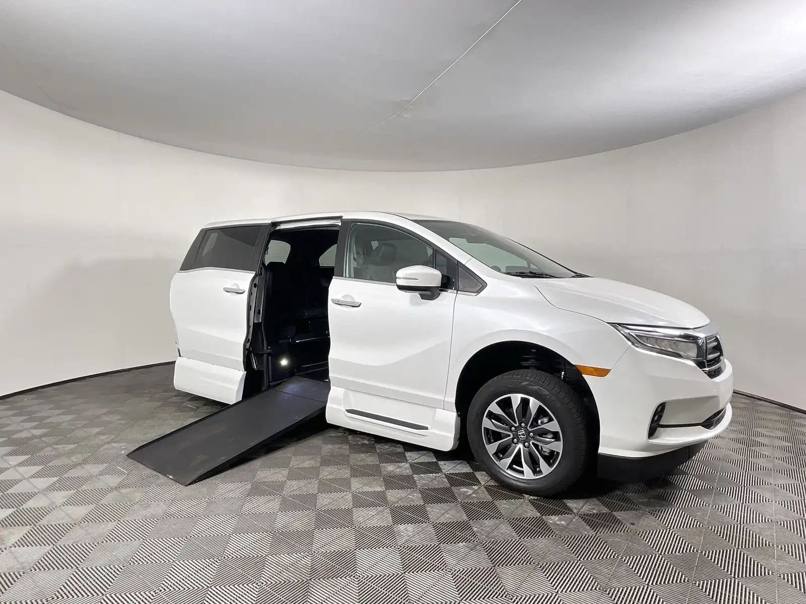 2021 Honda Odyssey EX-L's photo