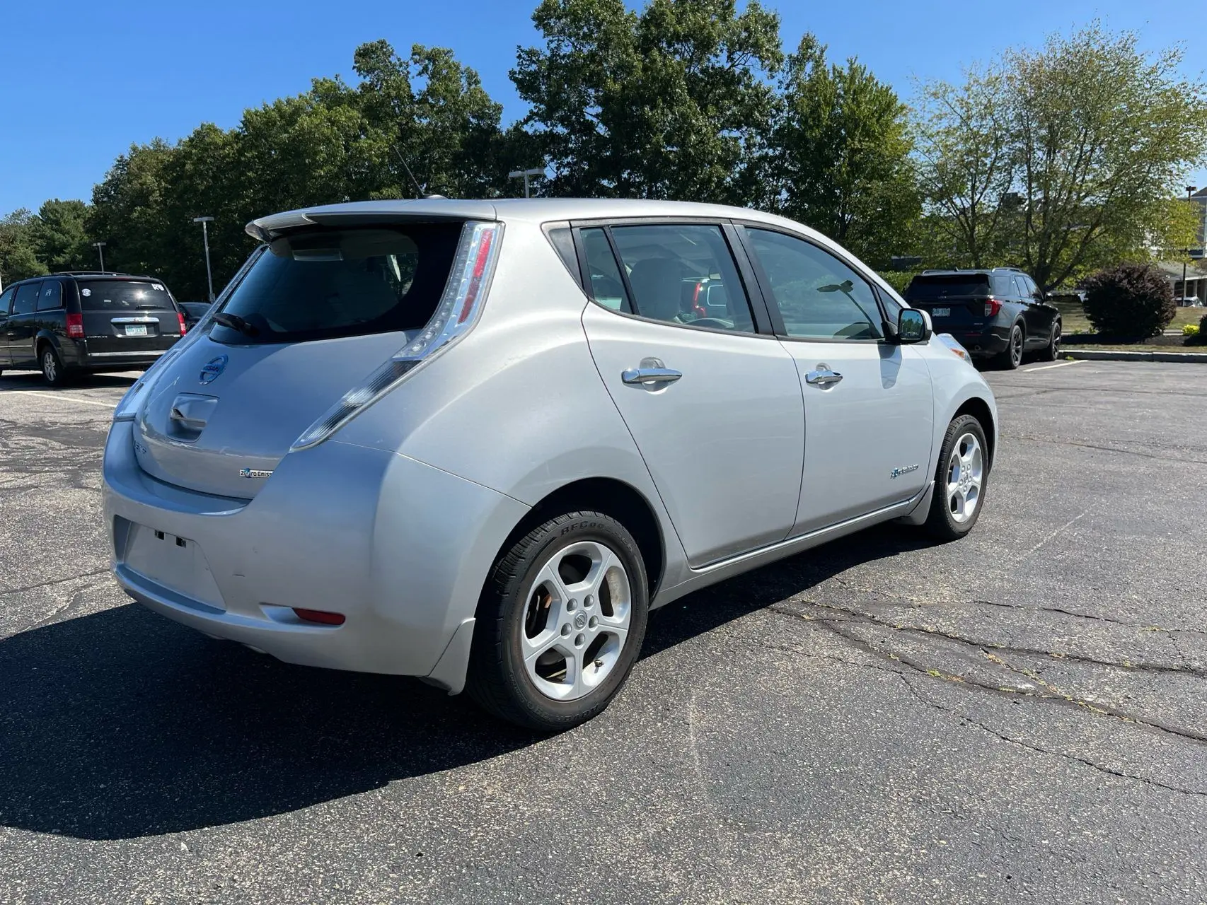 2015 Nissan Leaf SV photo 5