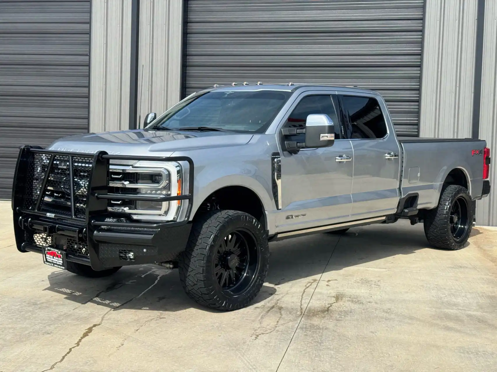 2023 Ford F-350 Platinum 4WD Crew Cab SRW 8' Box's photo