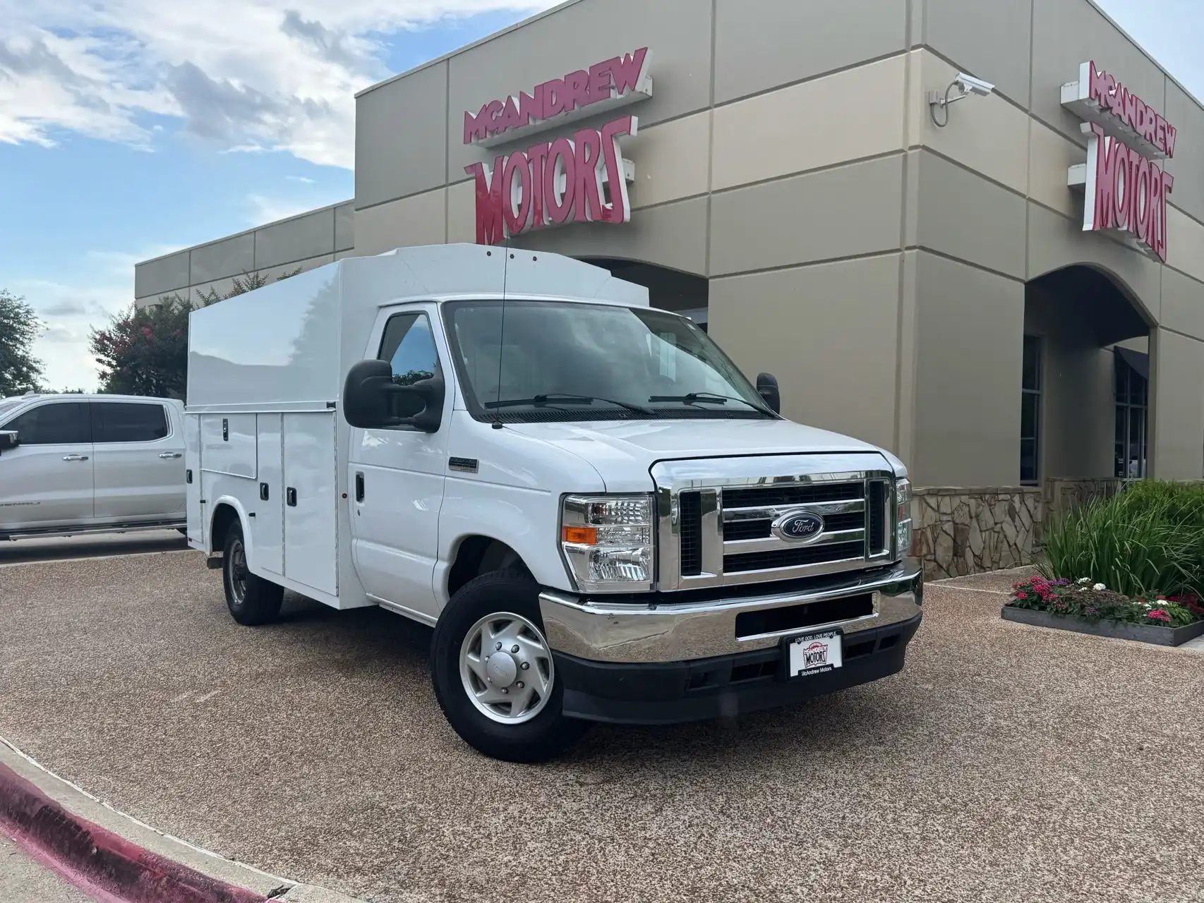 2021 Ford E-Series SRW E-350 Super Duty 138 in WB's photo