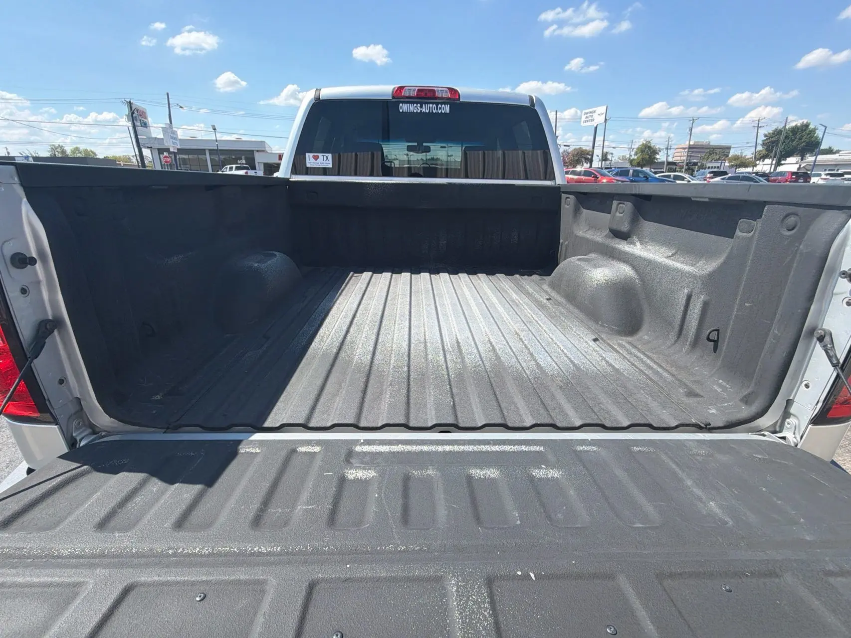 2017 Chevrolet Silverado 1500 LT Crew Cab Short Box photo 4