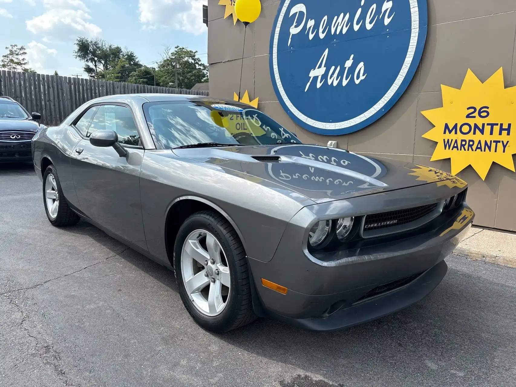 2011 Dodge Challenger SE's photo
