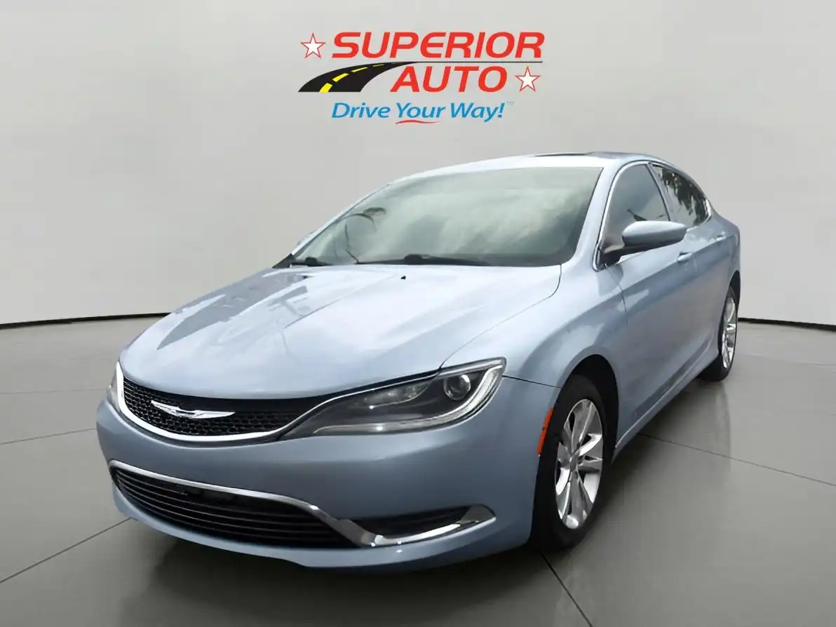 2015 Chrysler 200 Limited's photo
