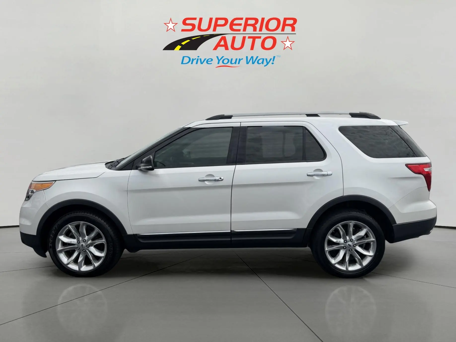 2014 Ford Explorer XLT 4x4 photo 3