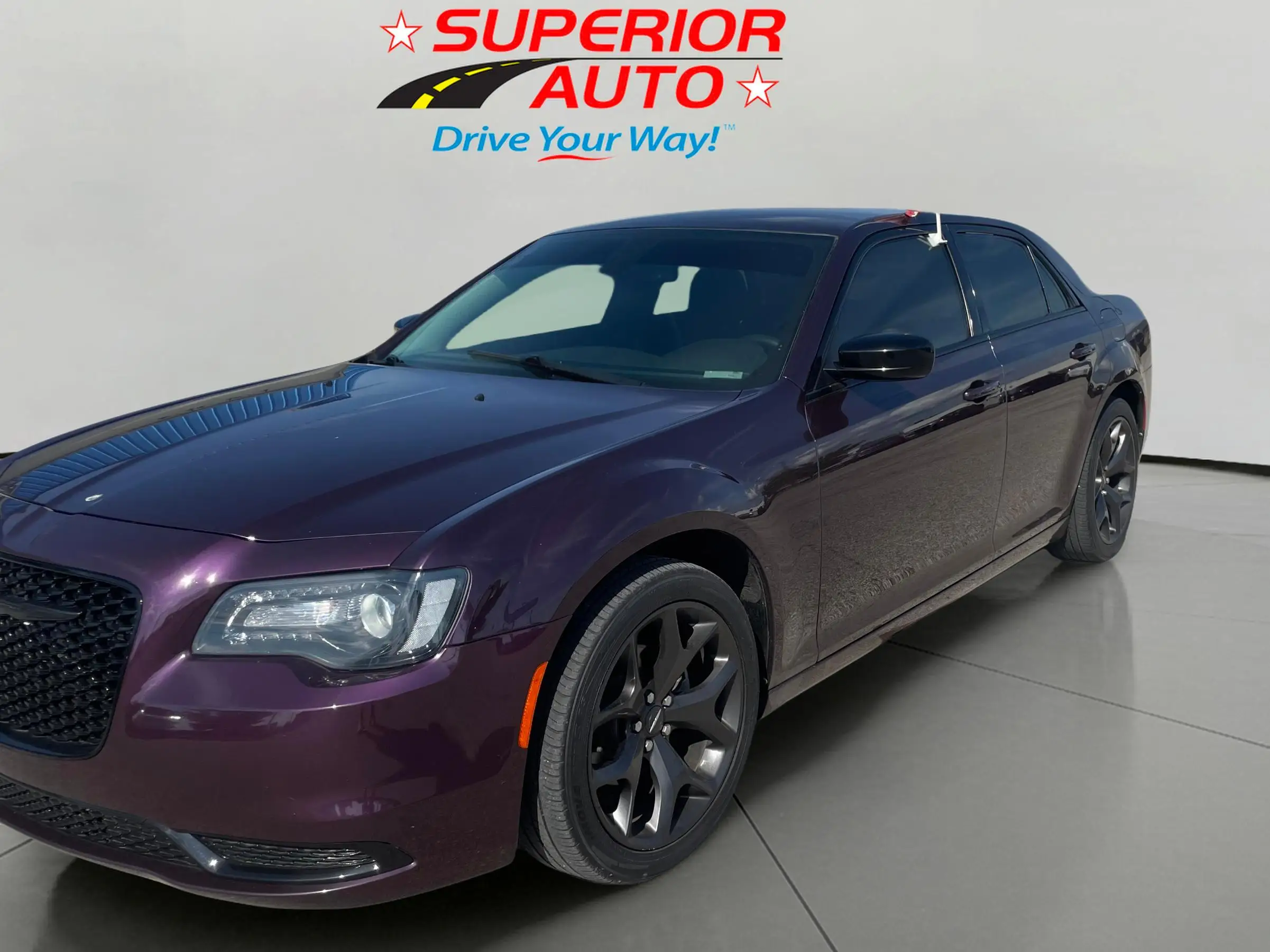 2021 Chrysler 300 Touring photo 1