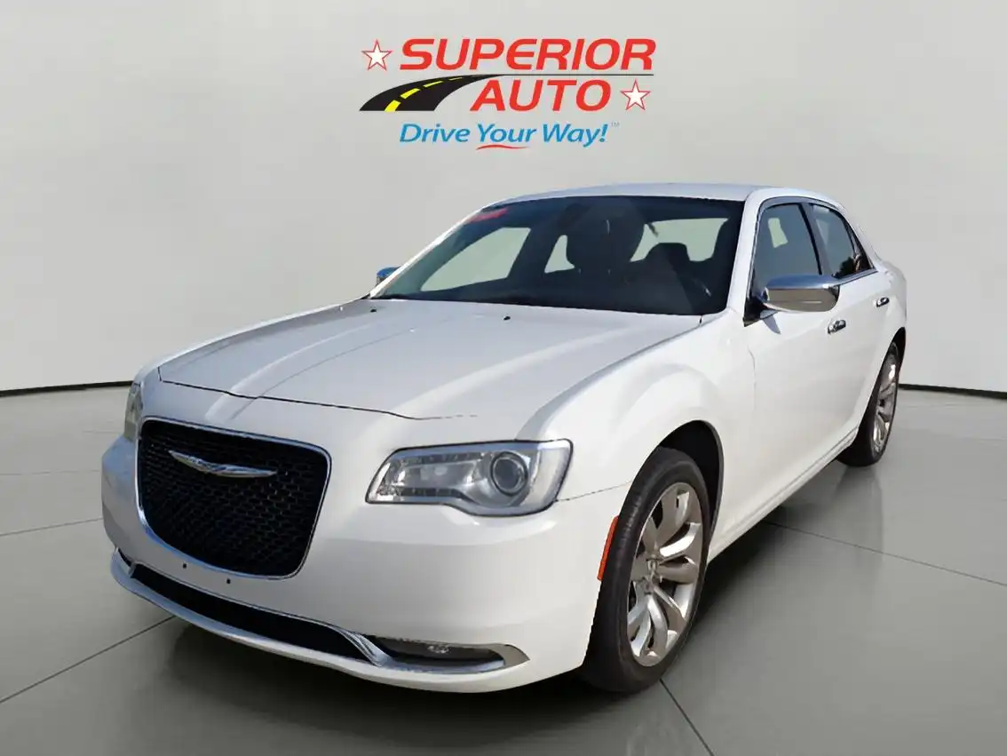 2018 Chrysler 300 Limited's photo