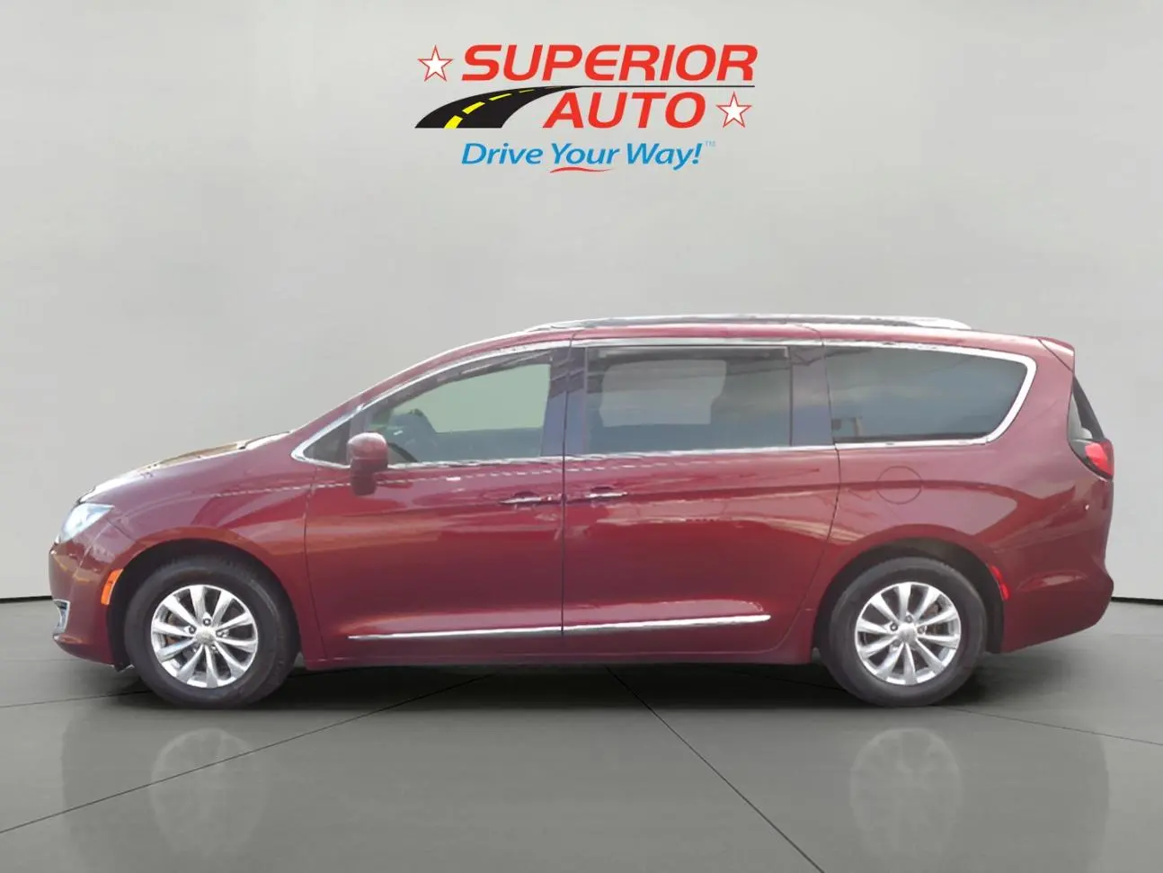 2018 Chrysler Pacifica Touring L photo 3