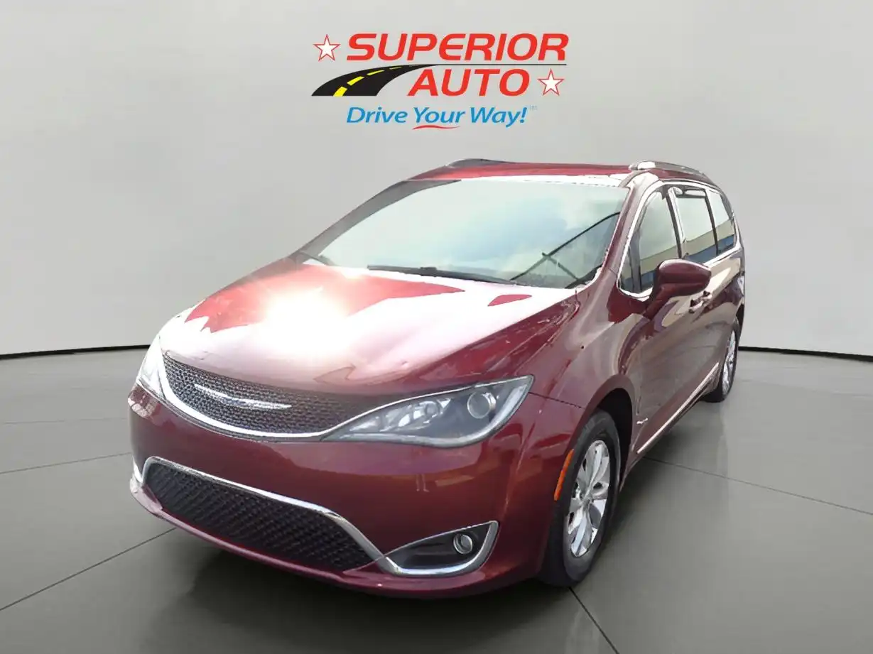 2018 Chrysler Pacifica Touring L's photo