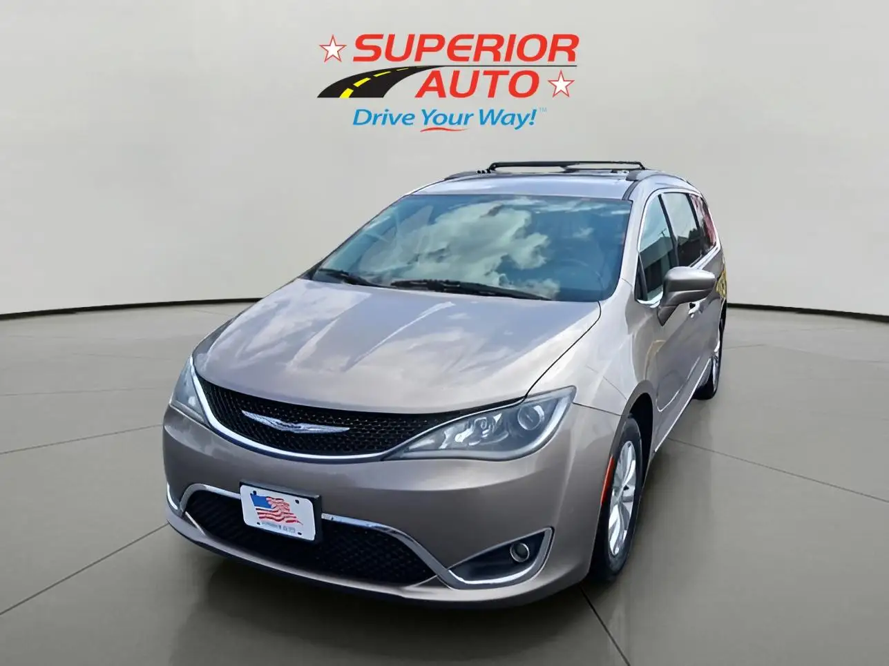 2017 Chrysler Pacifica Touring-L photo 1
