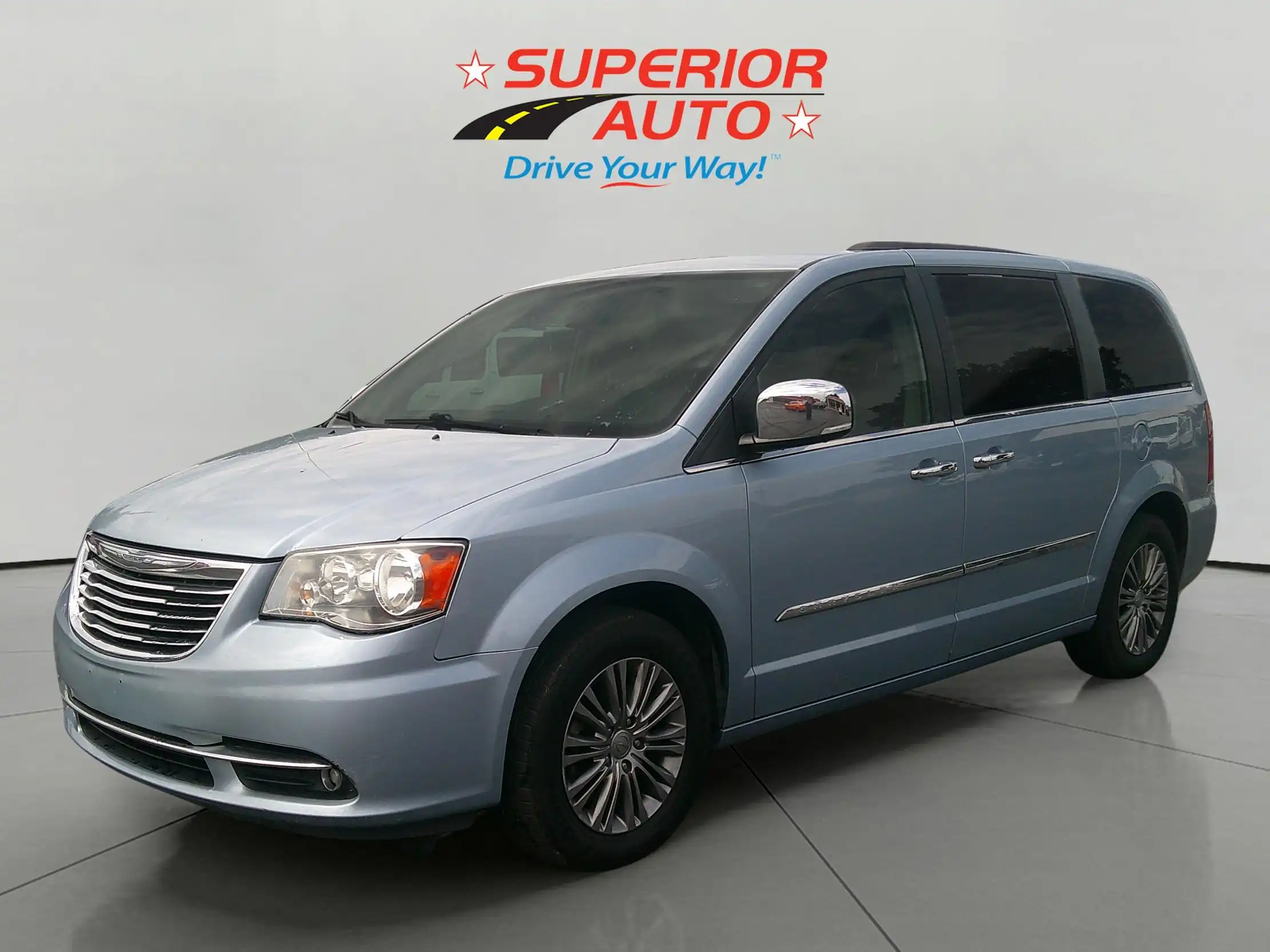 2016 Chrysler Town & Country Touring-L's photo