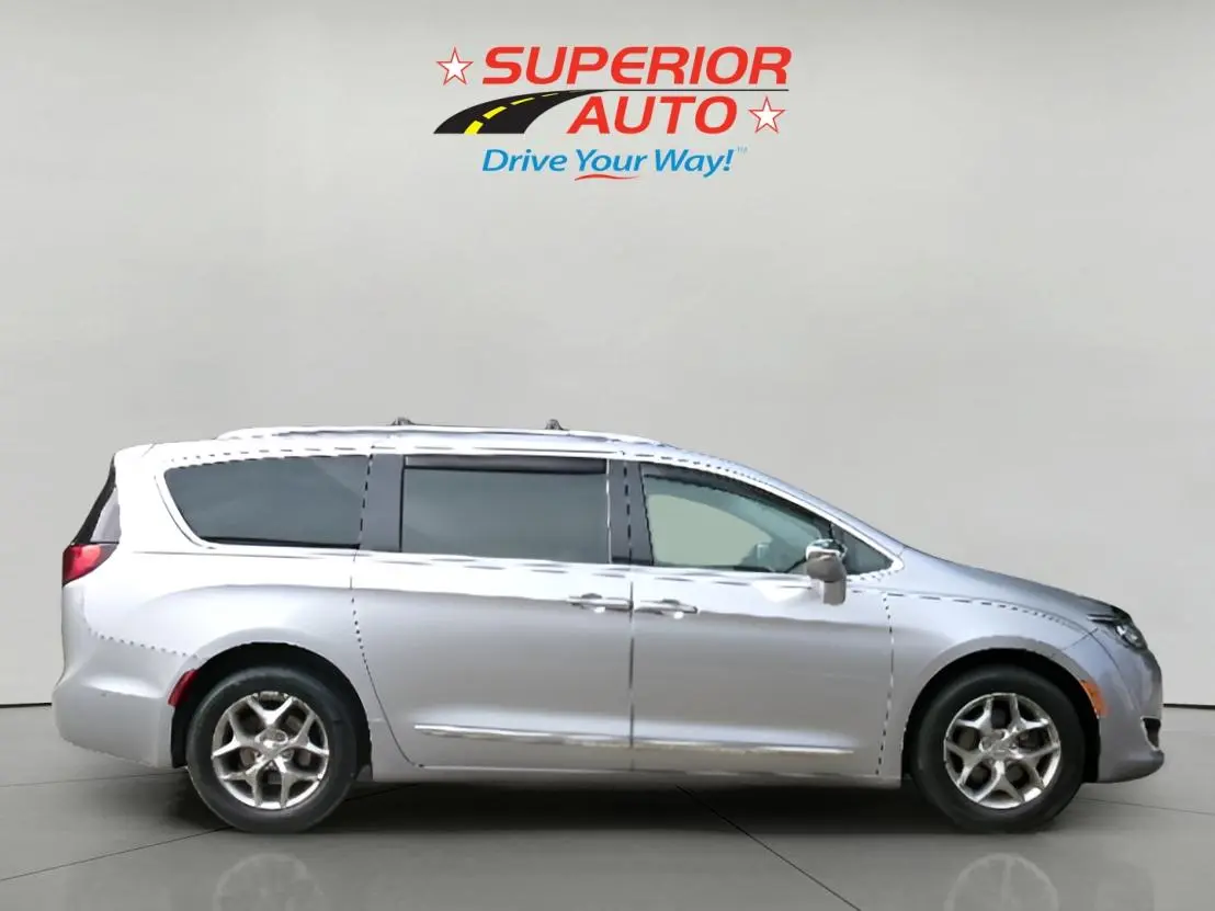 2018 Chrysler Pacifica Limited photo 5