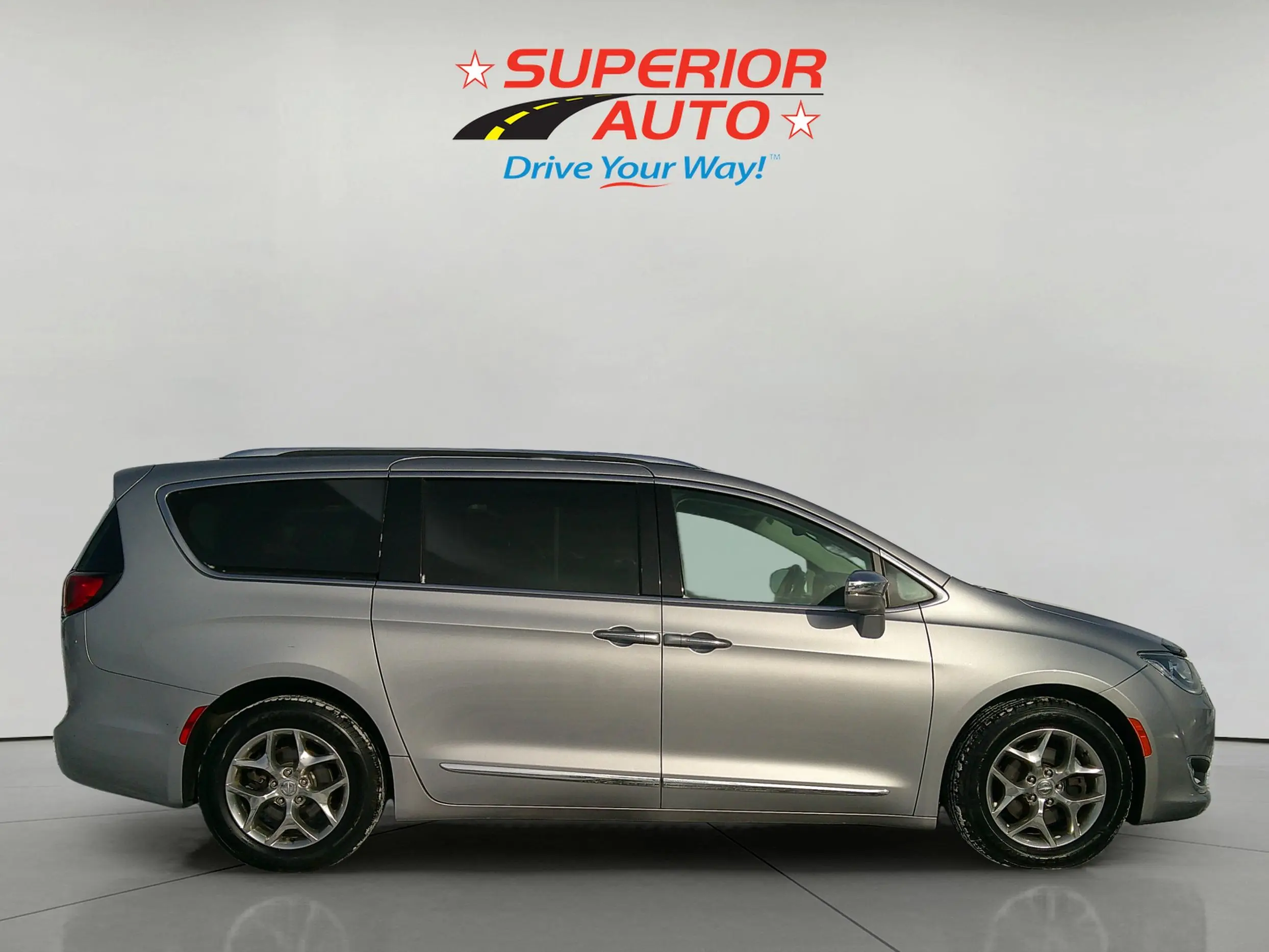2018 Chrysler Pacifica Limited photo 5