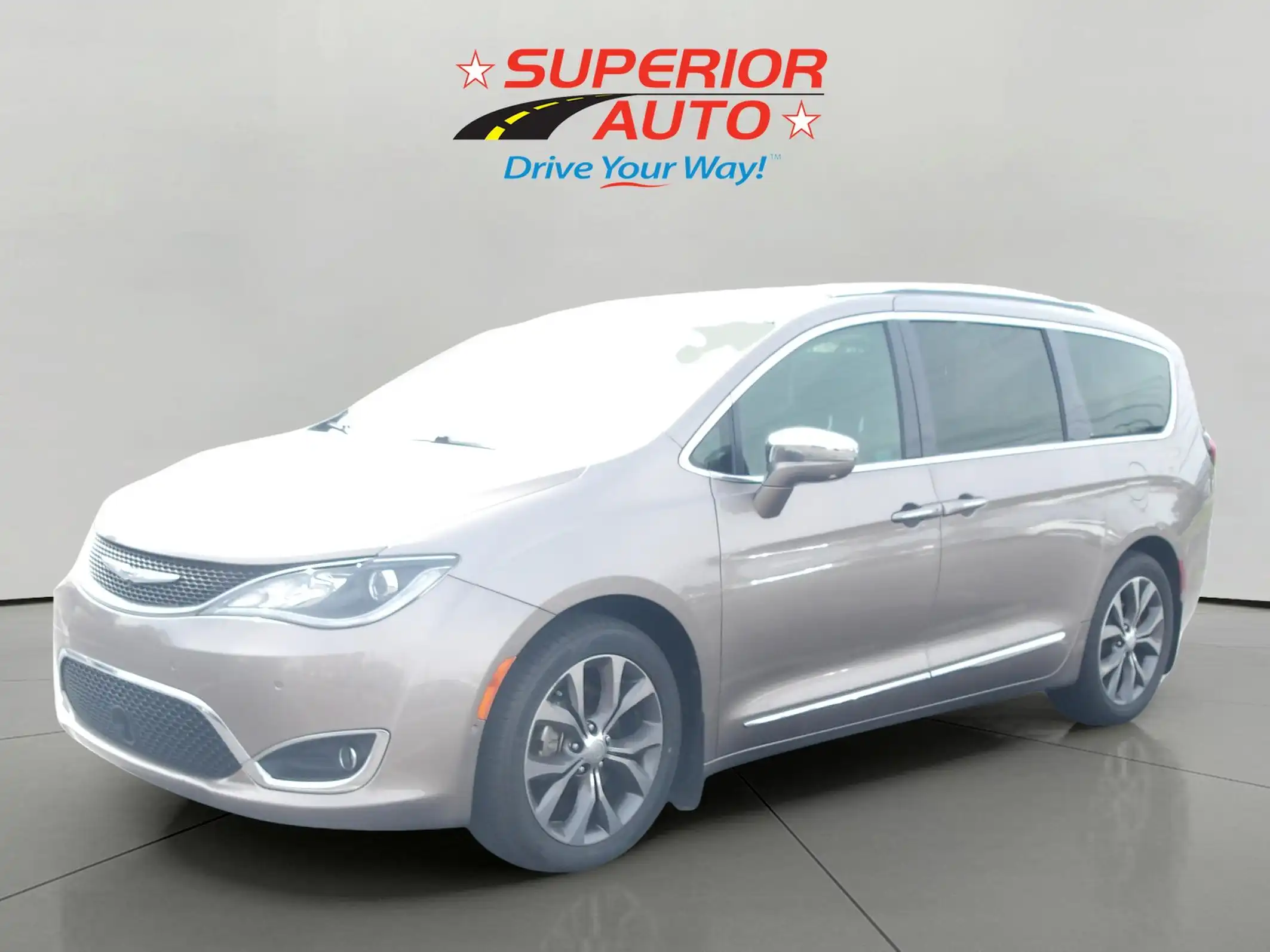 2017 Chrysler Pacifica Limited's photo