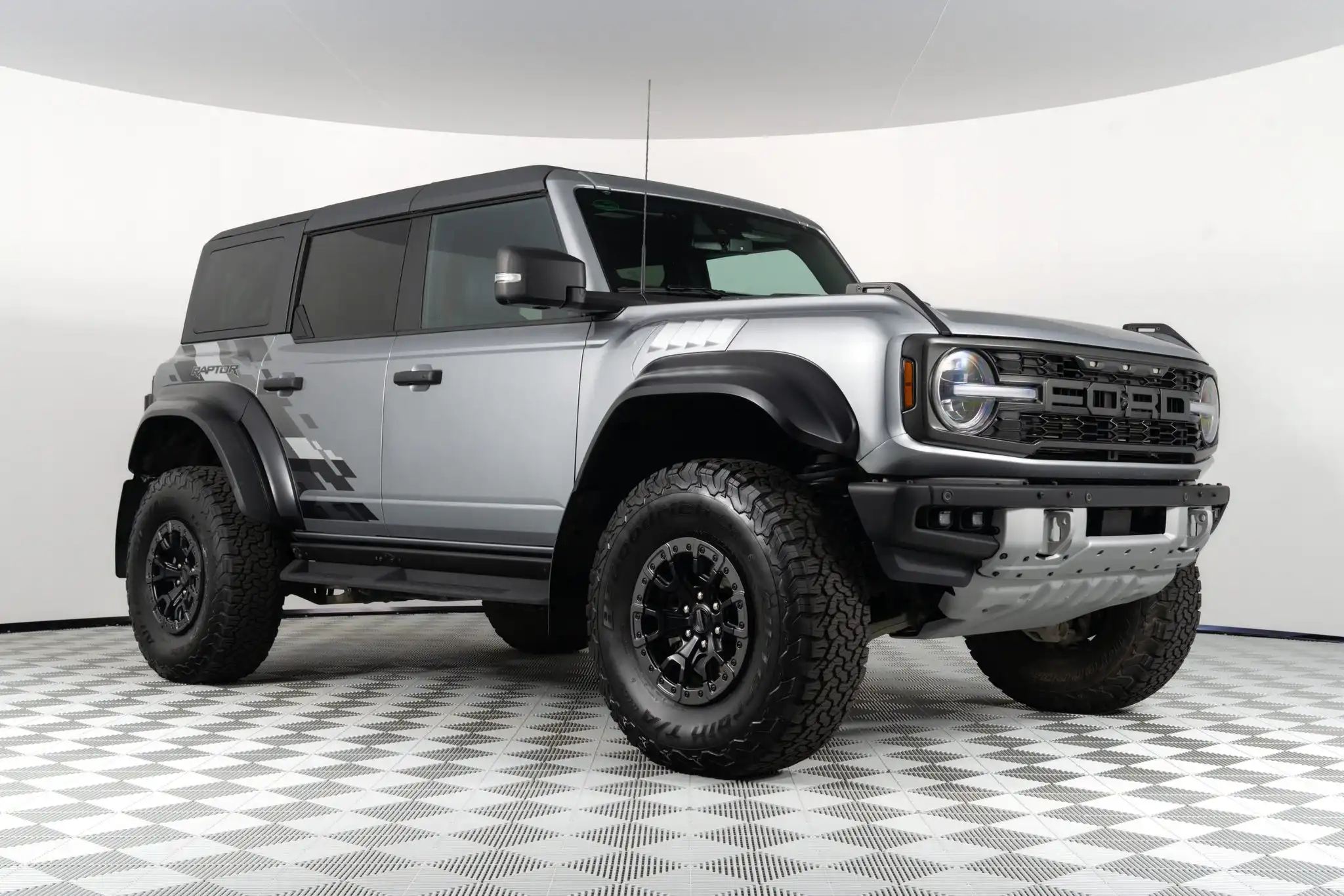 2023 Ford Bronco Raptor 4WD's photo