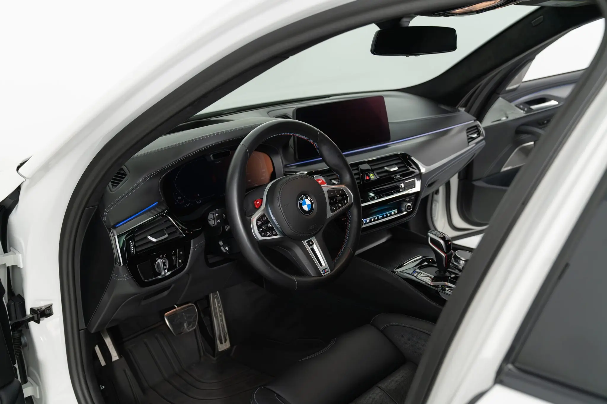 2023 BMW M5 Base photo 3