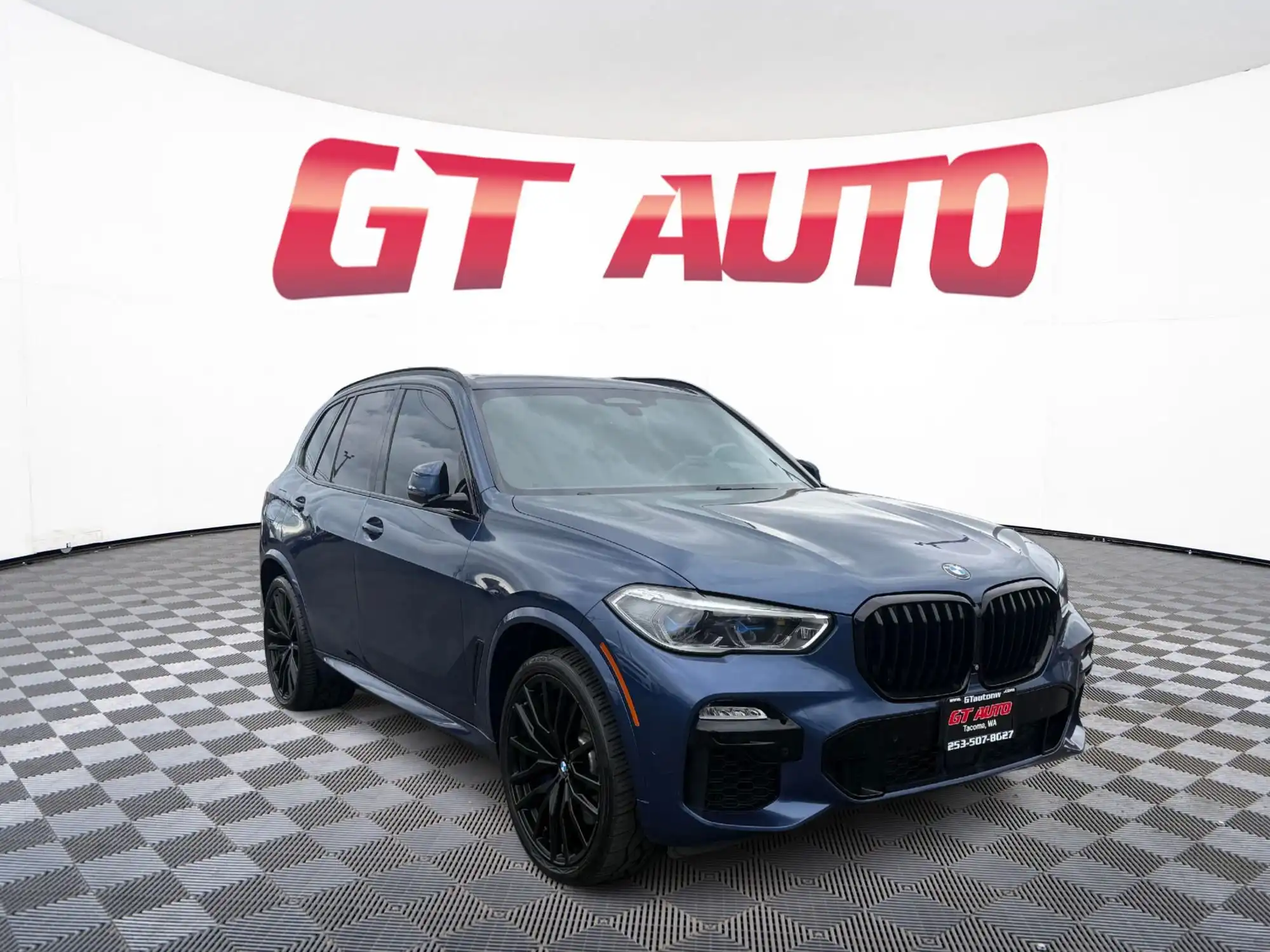 2020 BMW X5 M50i's photo