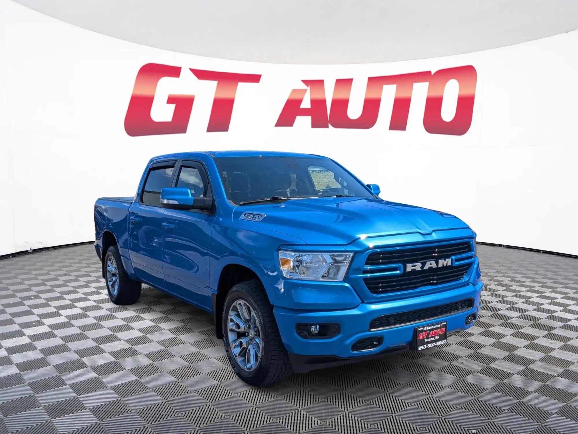 2020 RAM 1500 Big Horn/Lone Star 4x4 Crew Cab 5'7's photo