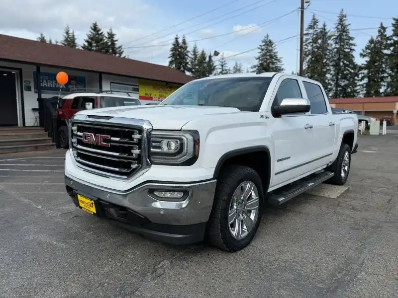 2017 GMC Sierra SLT 4WD Crew Cab Short Box's photo