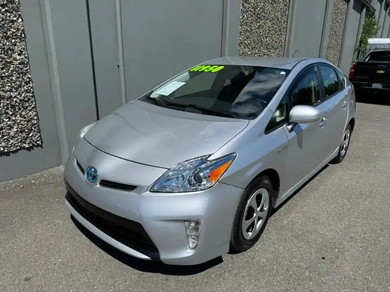 2012 Toyota Prius Four's photo