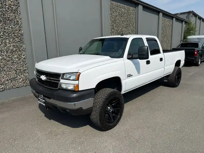 2007 Chevrolet Silverado HD 1LT 4WD Crew Cab DRW's photo