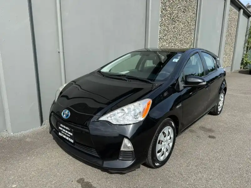 2012 Toyota Prius c Two's photo