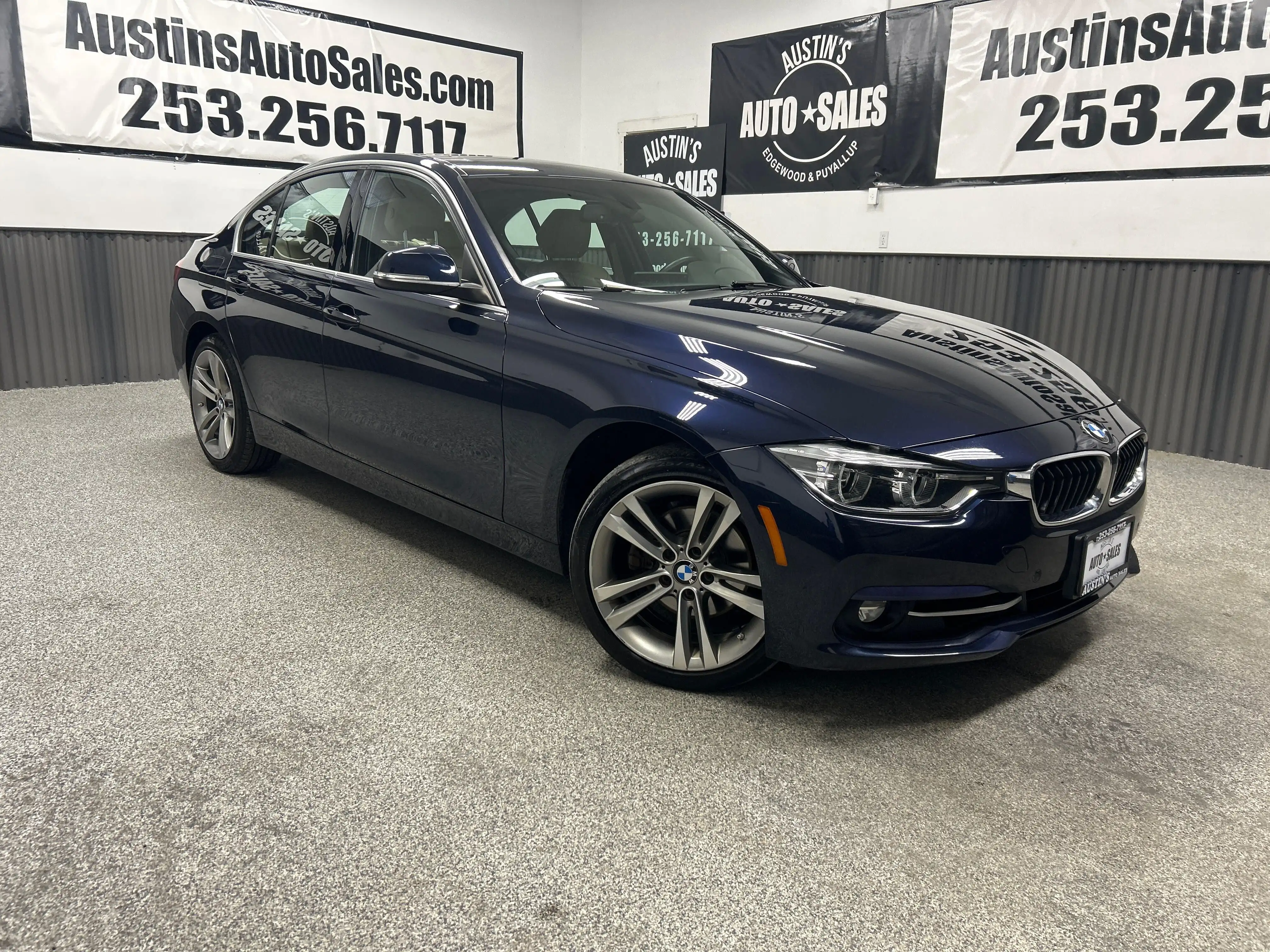 2017 BMW 3 Series 330i xDrive Sedan's photo