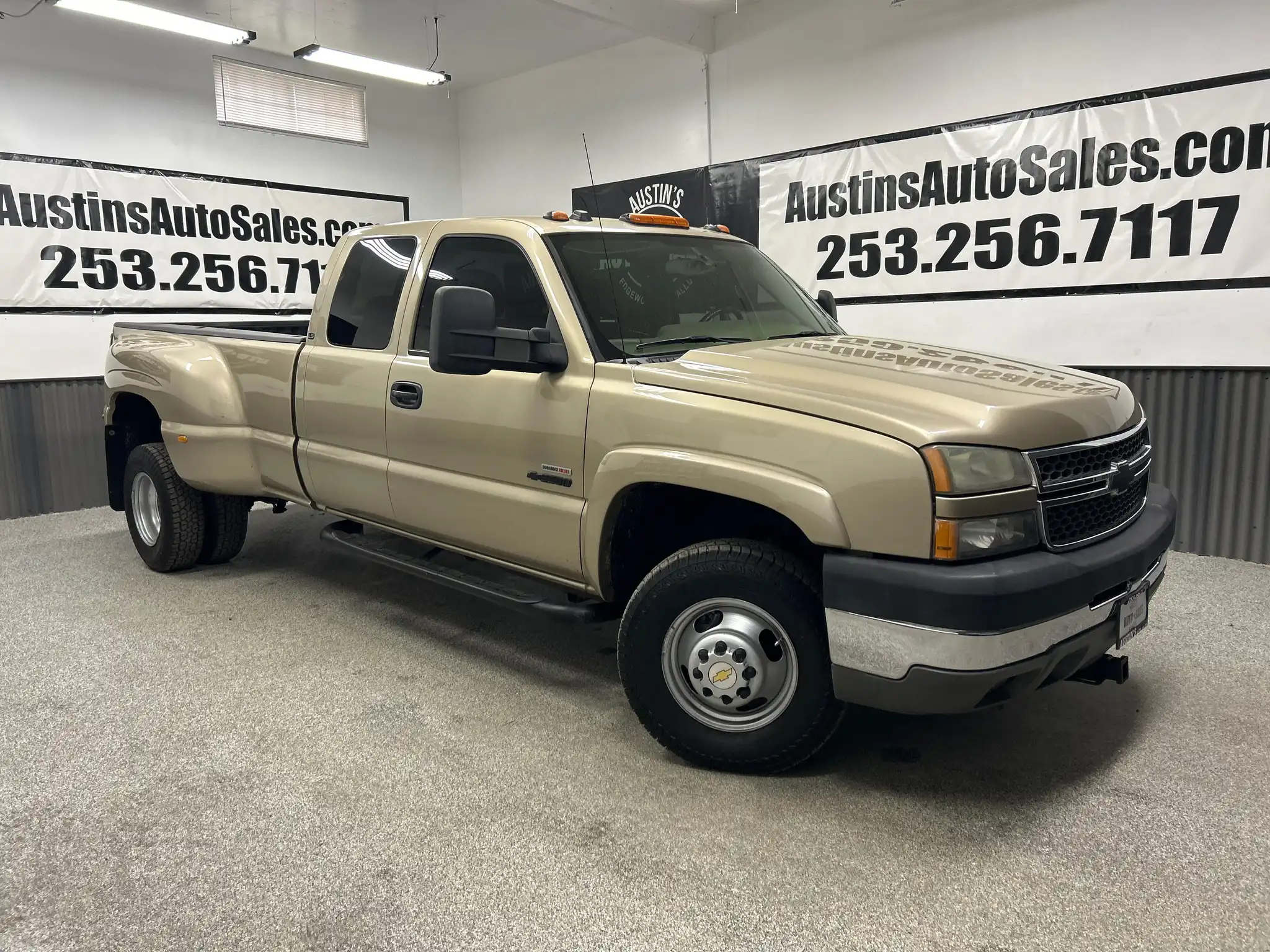 2005 Chevrolet Silverado HD LS 4WD Extended Cab DRW LWB's photo
