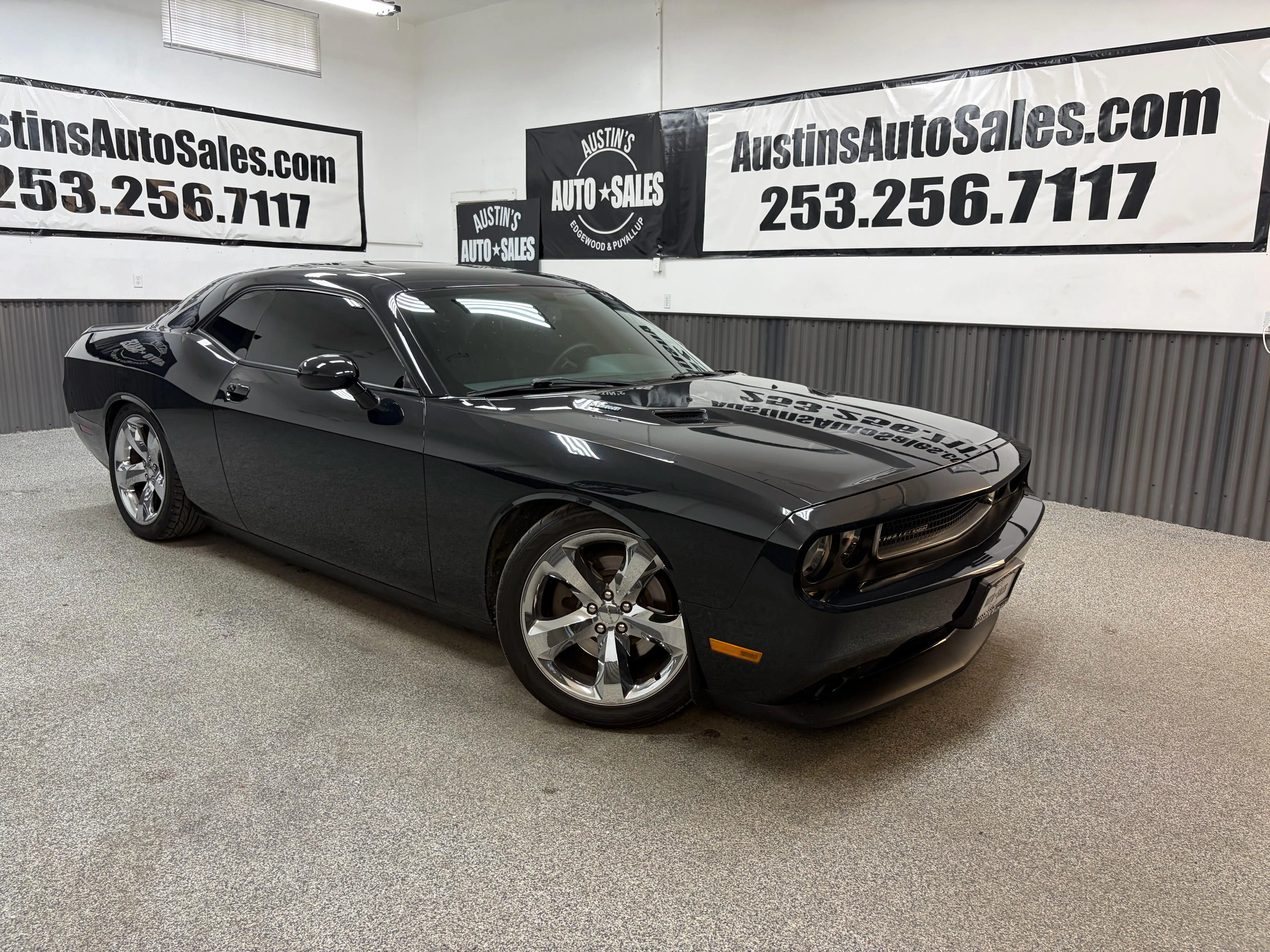 2014 Dodge Challenger R/T's photo