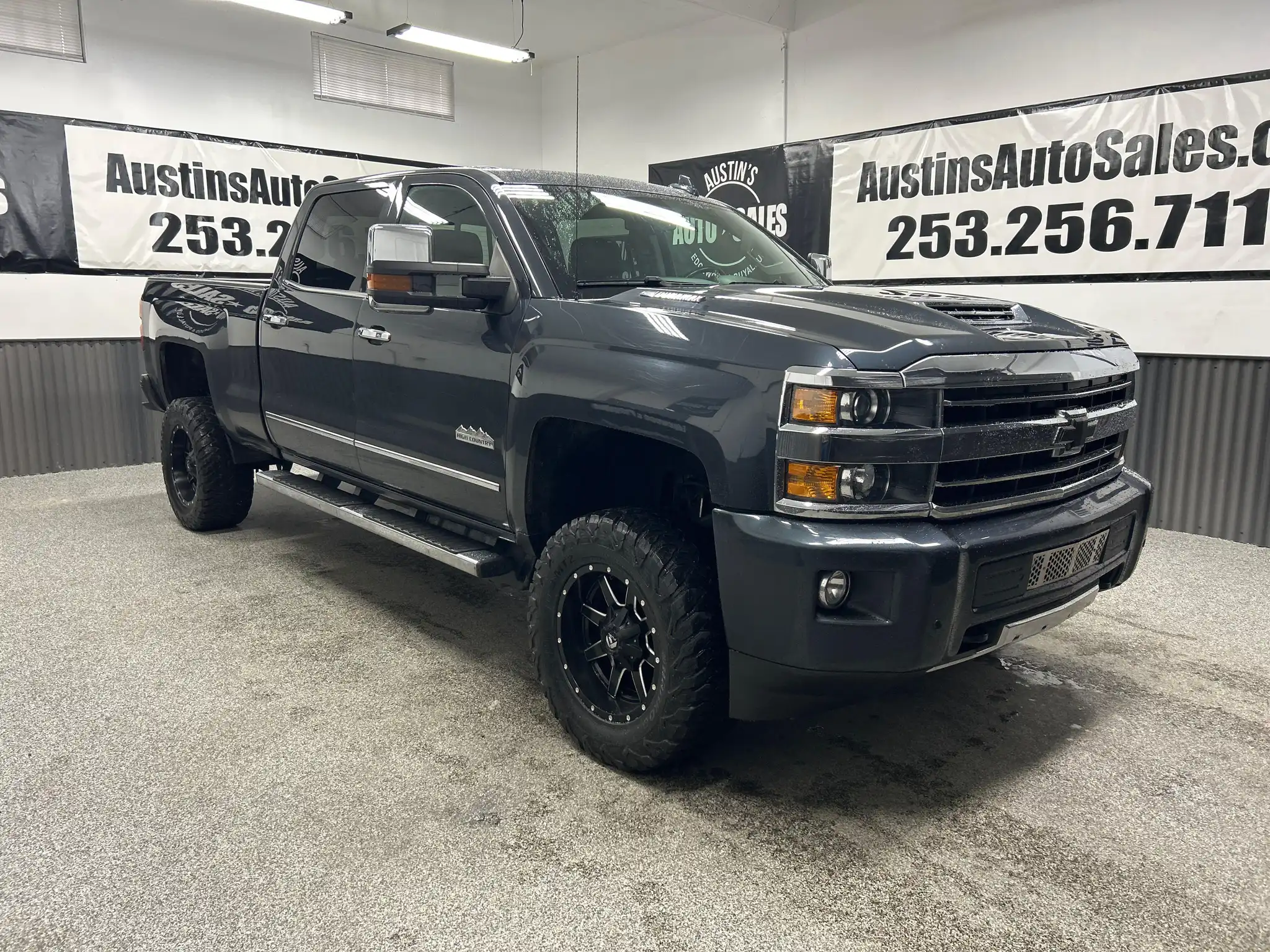 2018 Chevrolet Silverado HD High Country 4WD Crew Cab Standard Box's photo