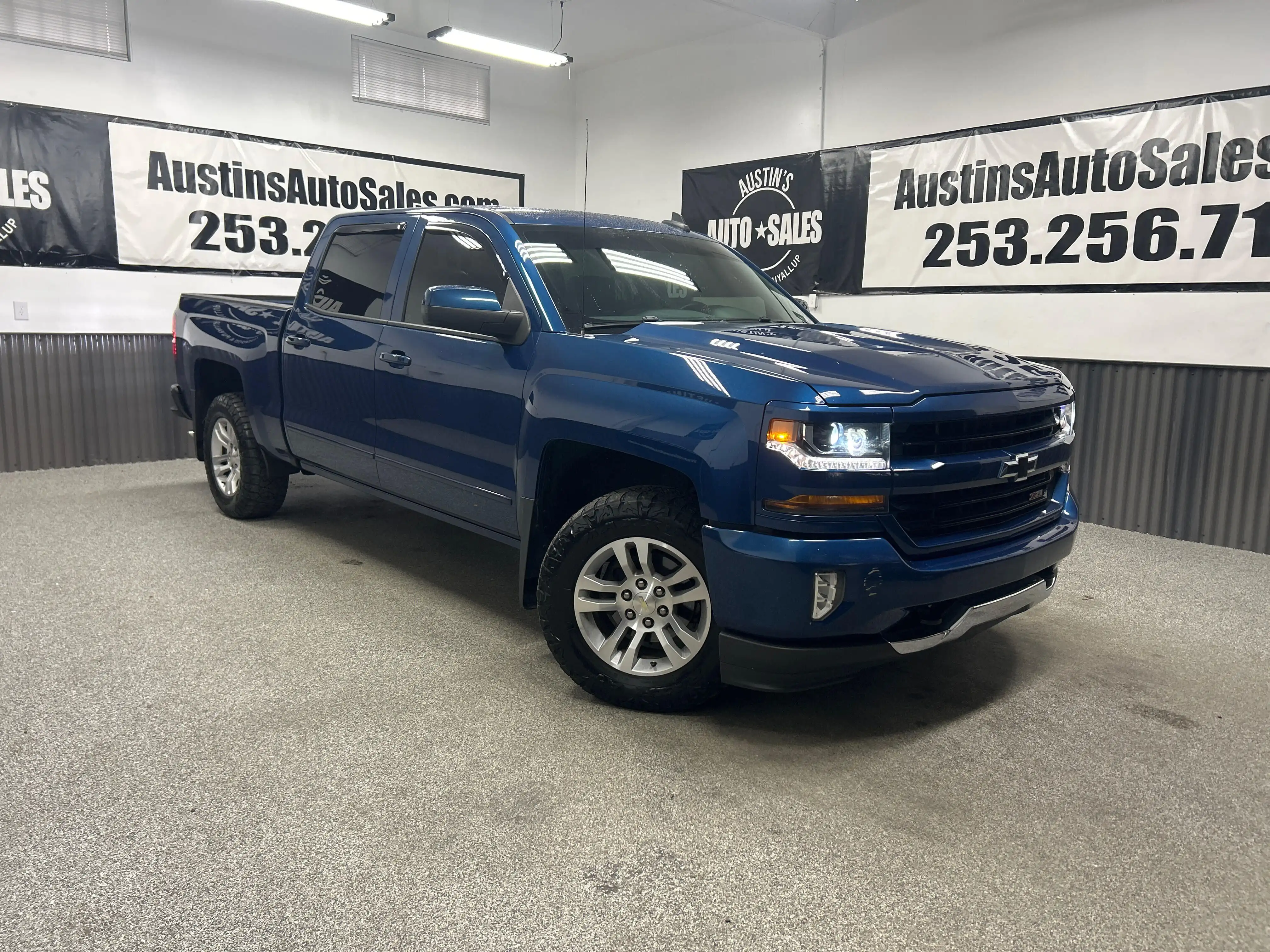2017 Chevrolet Silverado 1500 LT 4X4 Crew Cab Short Box's photo