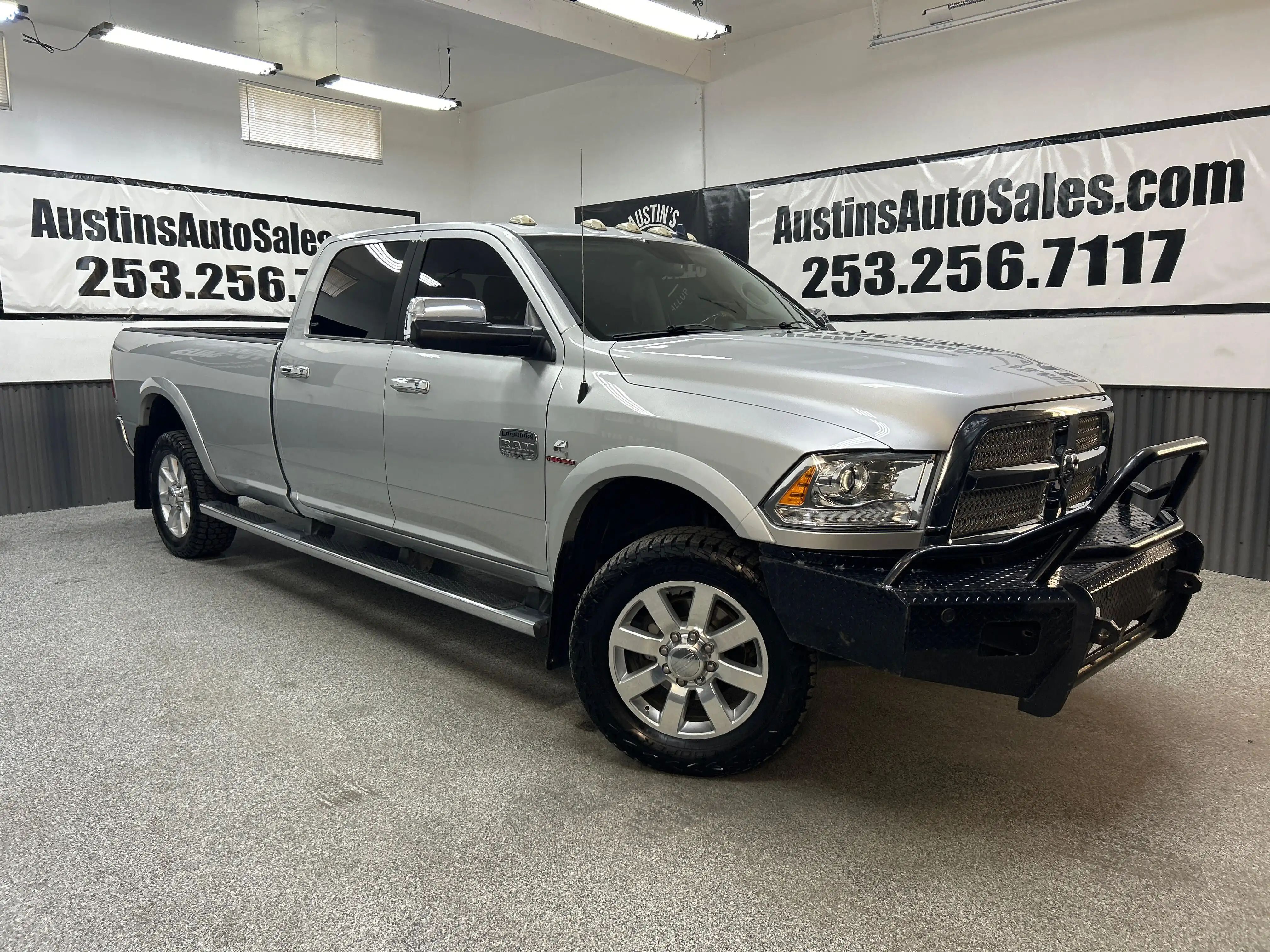 2015 RAM 3500 Laramie Longhorn 4X4 Crew Cab LWB's photo