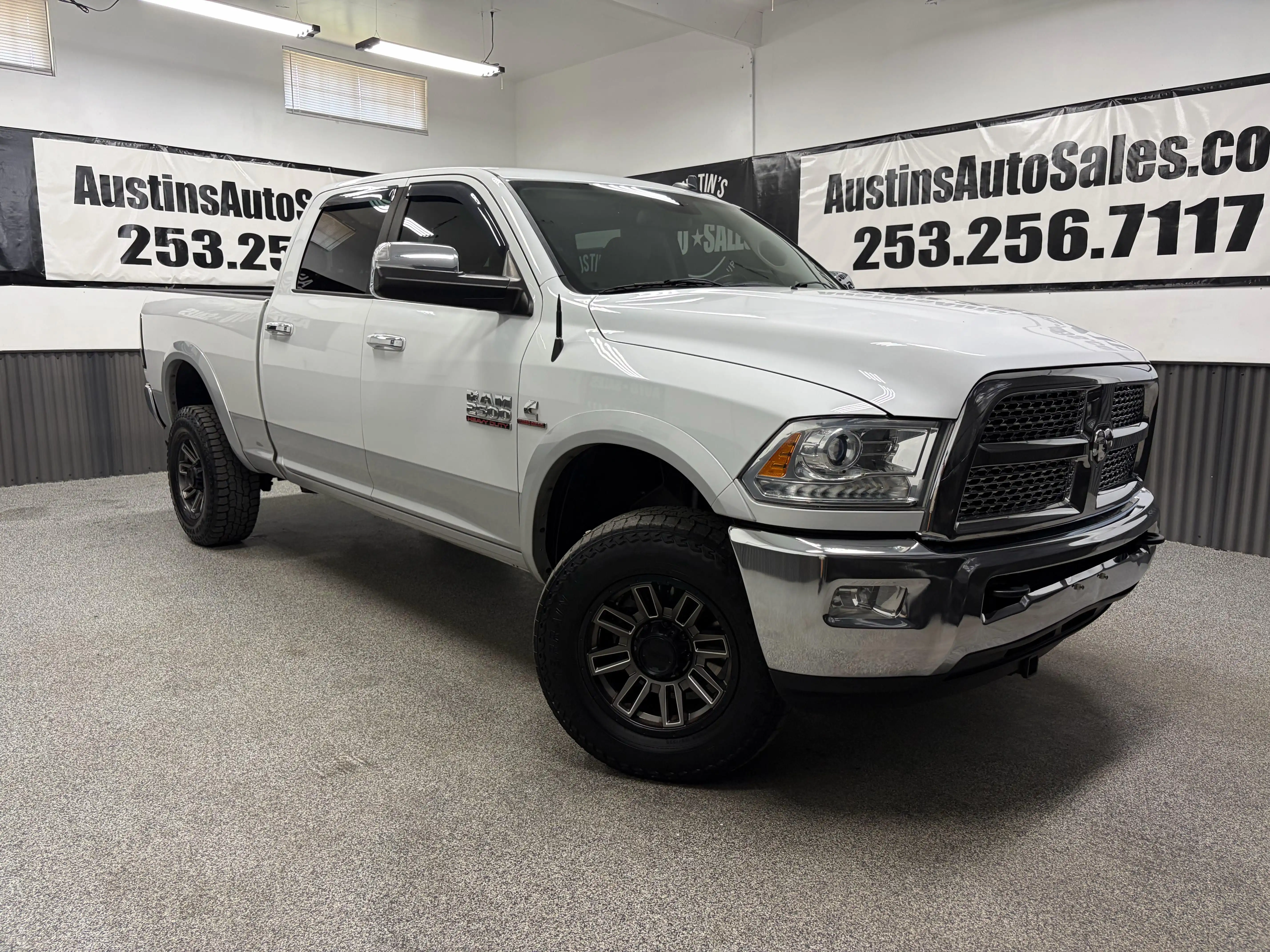 2014 RAM 2500 Laramie 4X4 Crew Cab SWB's photo