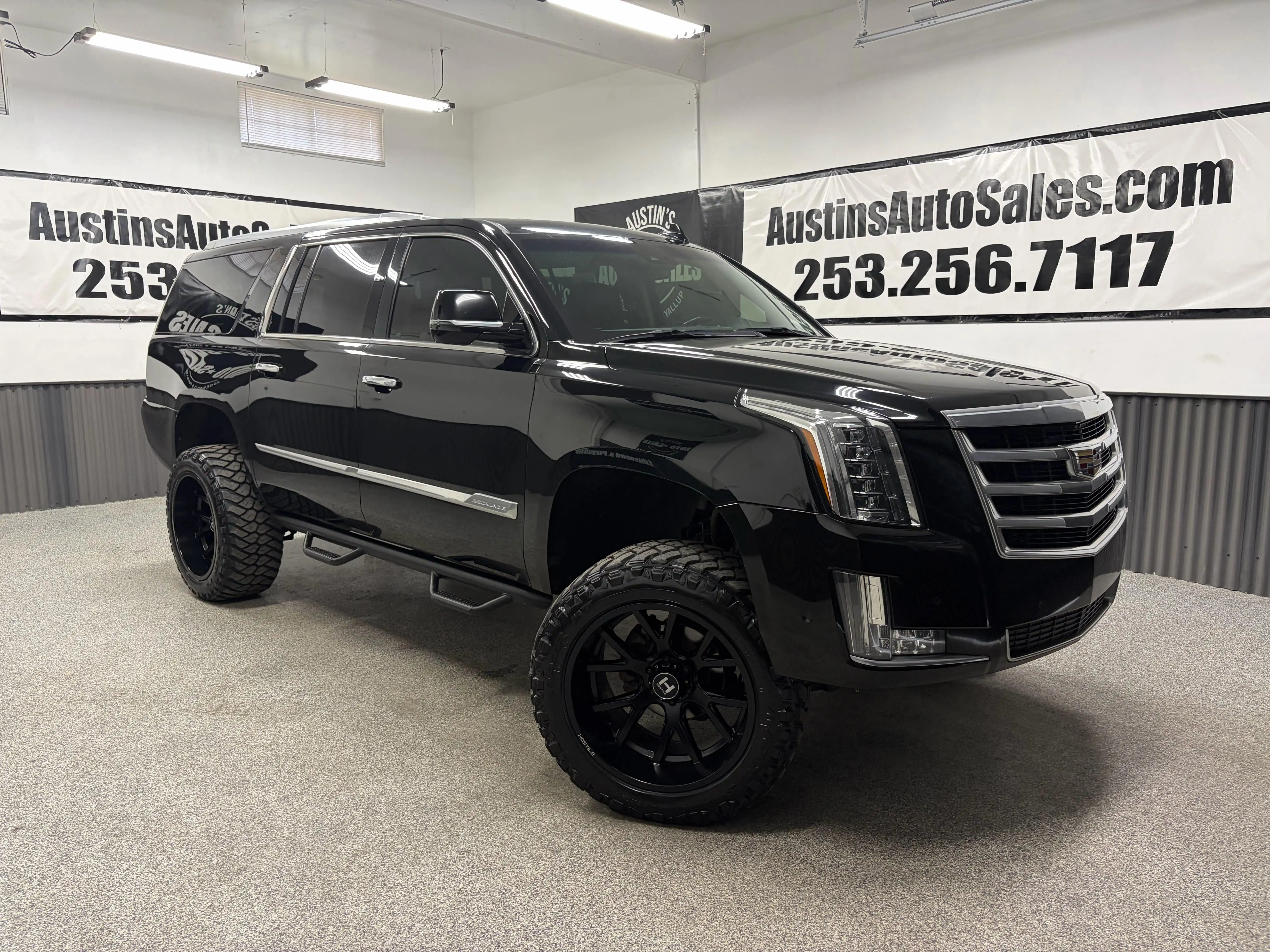 2018 Cadillac Escalade ESV AWD Luxury's photo