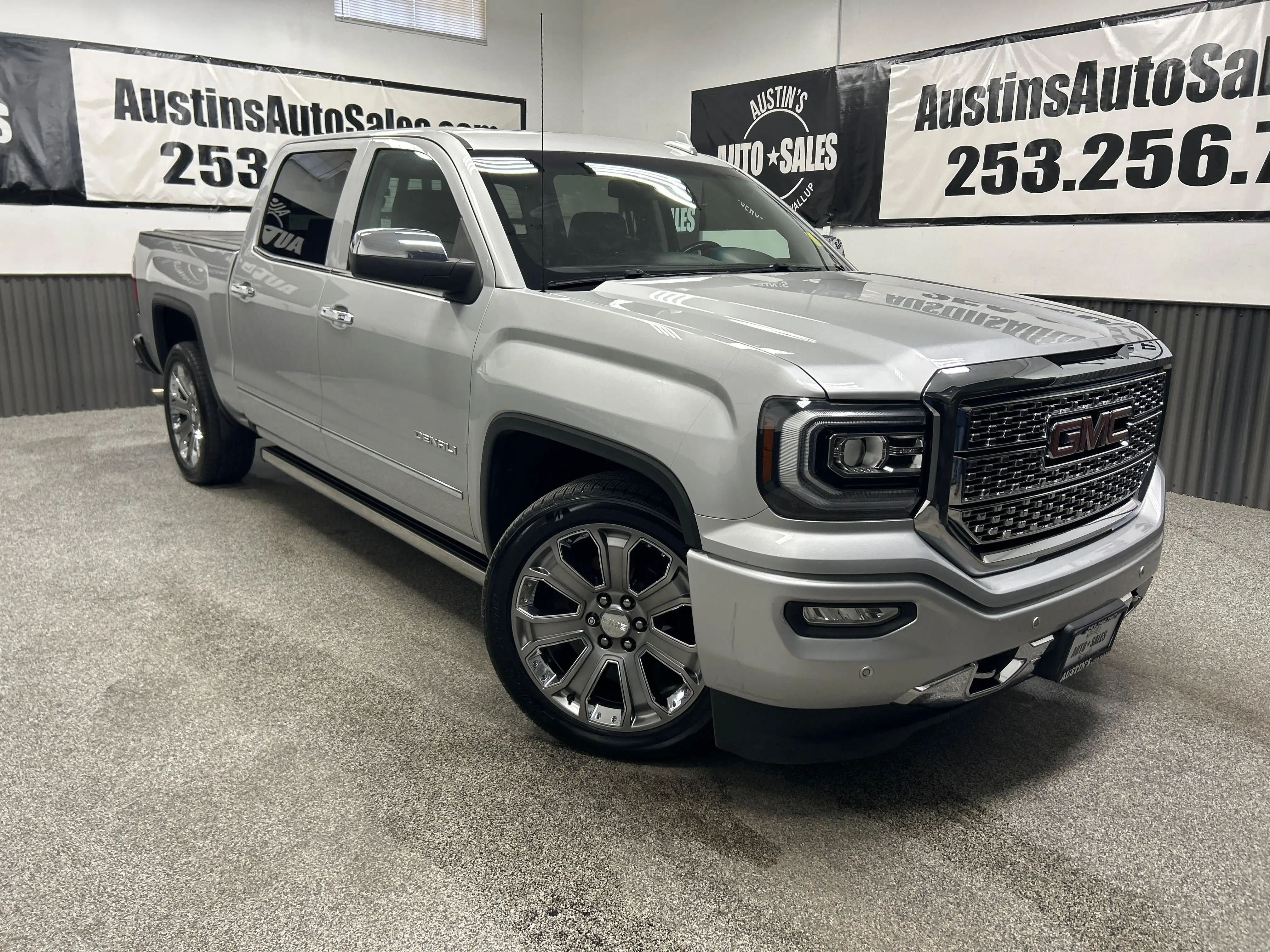 2018 GMC Sierra 4WD Crew Cab Short Box's photo