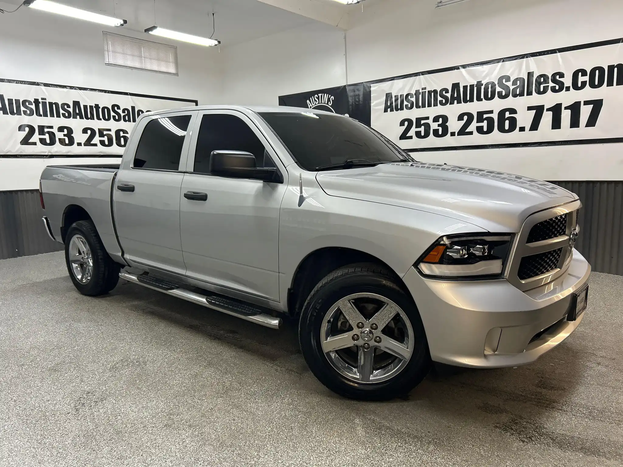 2013 RAM 1500 Express 4WD Crew Cab's photo