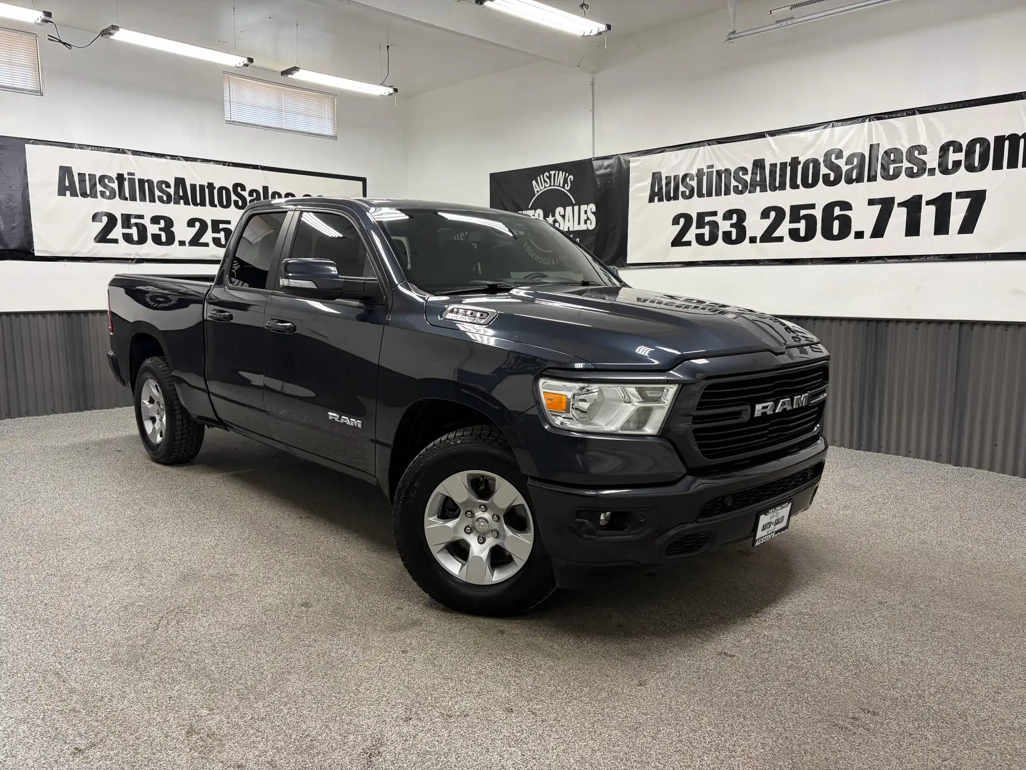 2019 RAM 1500 Big Horn/Lone Star 4WD Quad Cab 6'4's photo