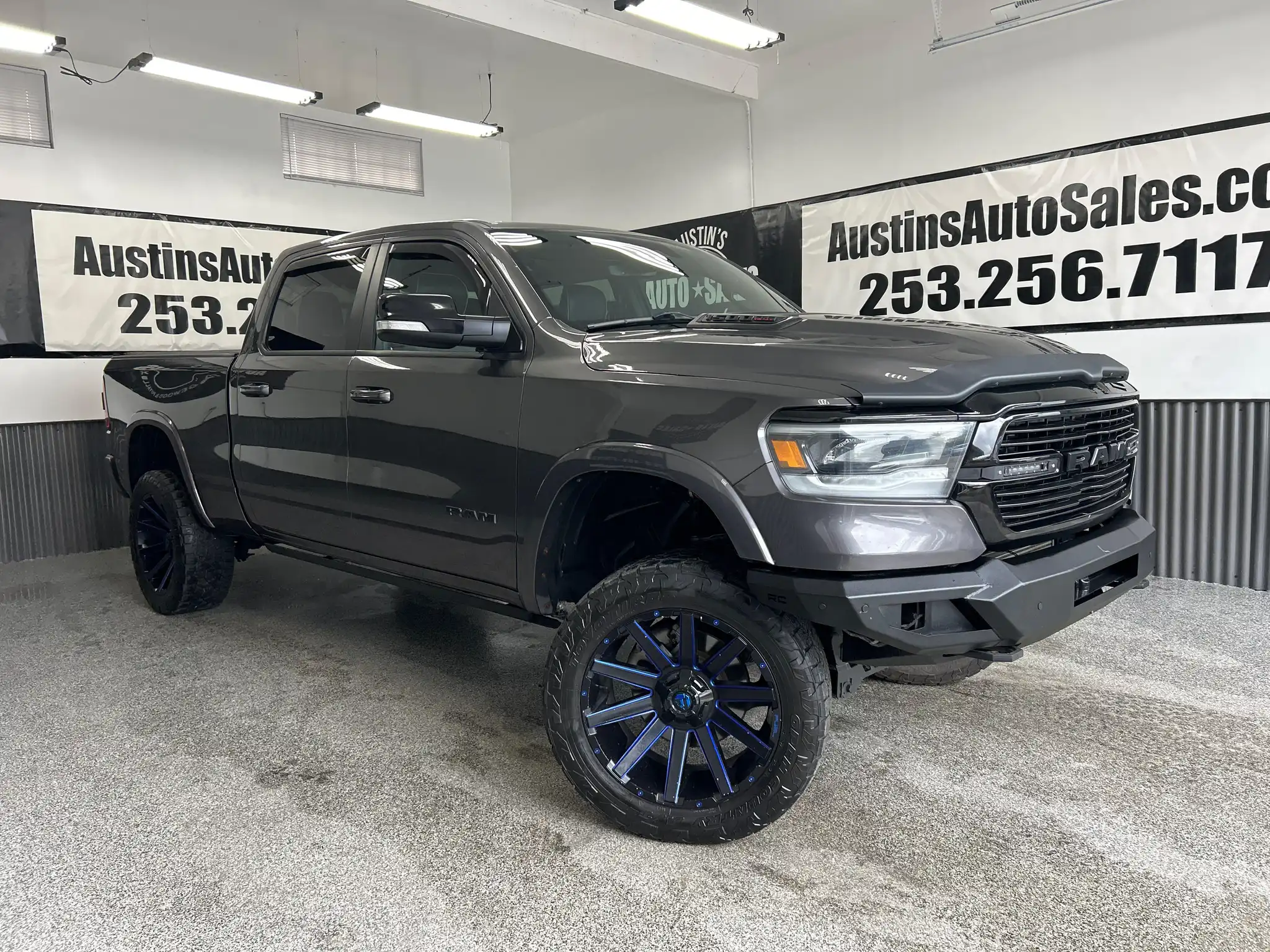 2022 RAM 1500 Laramie Crew Cab 4WD 6'4" Box's photo