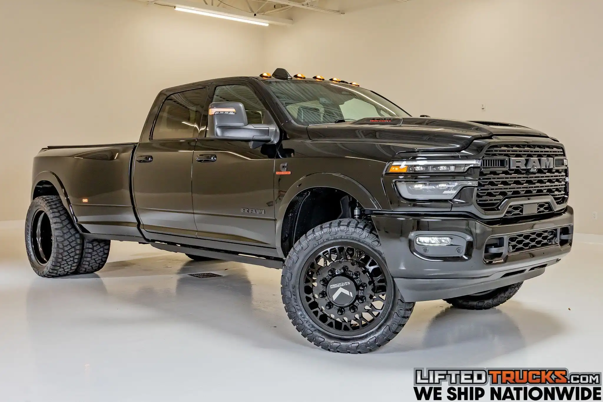 2025 RAM 3500 Limited 4X4 Crew Cab LWB's photo