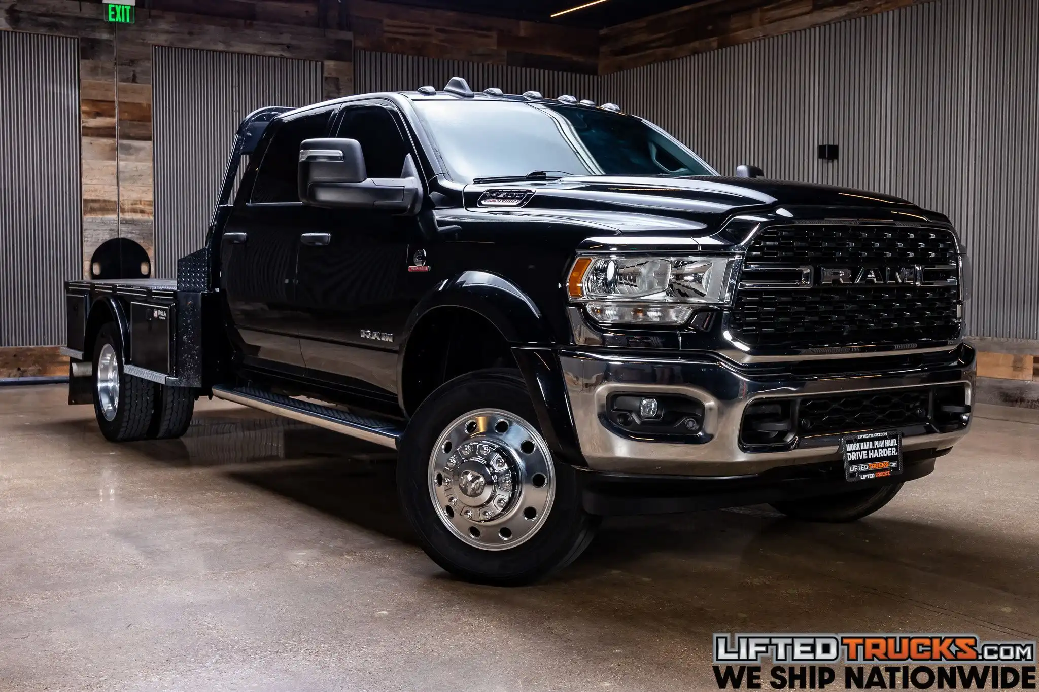 2024 RAM 4500 SLT 4X4 Crew Cab DRW 173" WB's photo