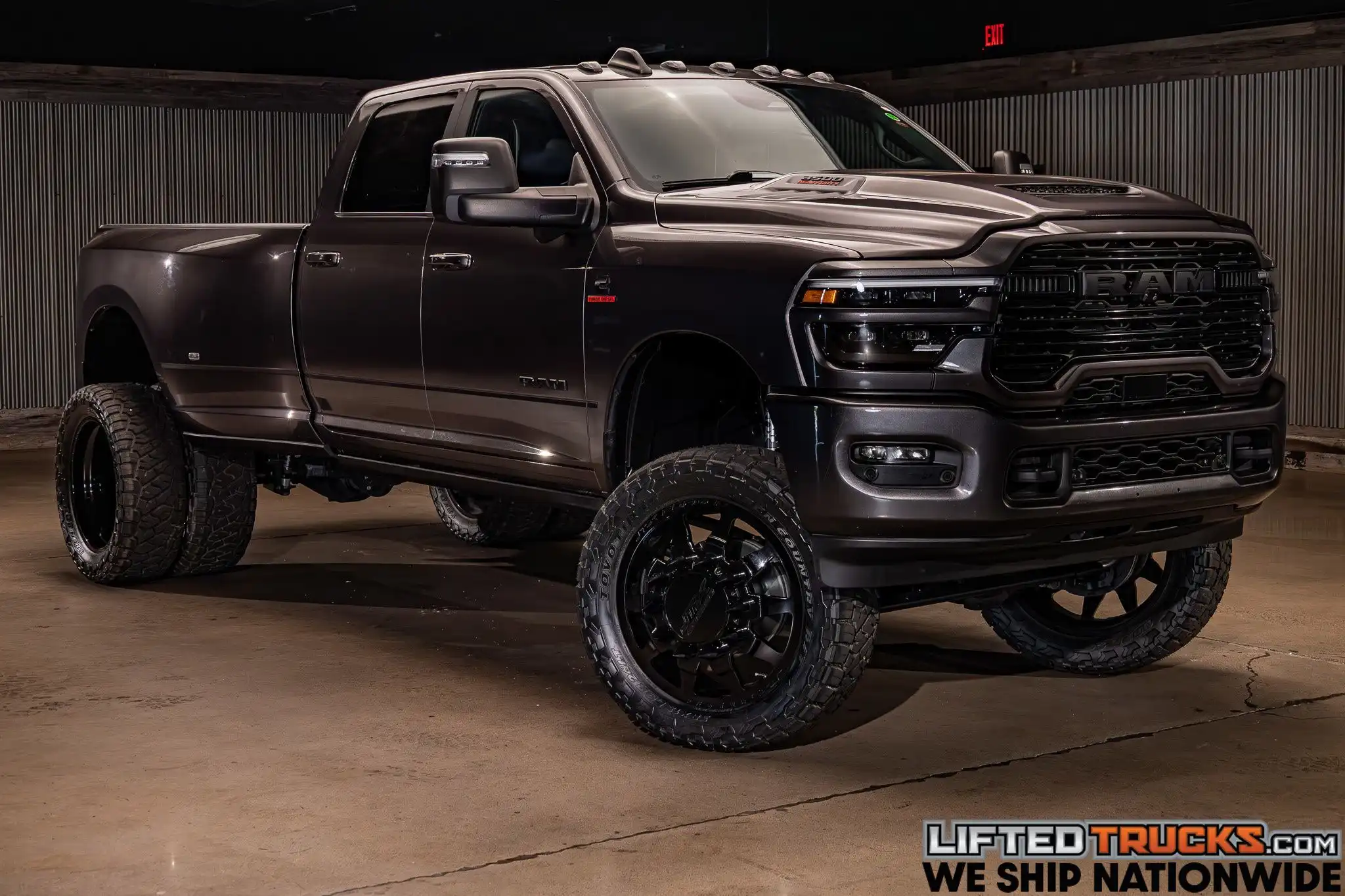 2025 RAM 3500 Laramie 4X4 Crew Cab LWB's photo