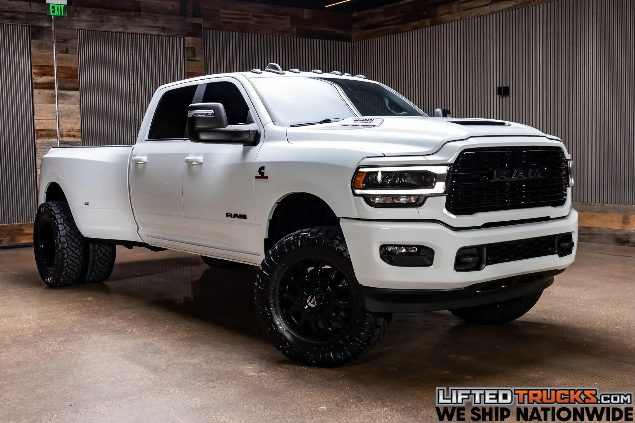 2024 RAM 3500 Laramie 4X4 Crew Cab LWB's photo