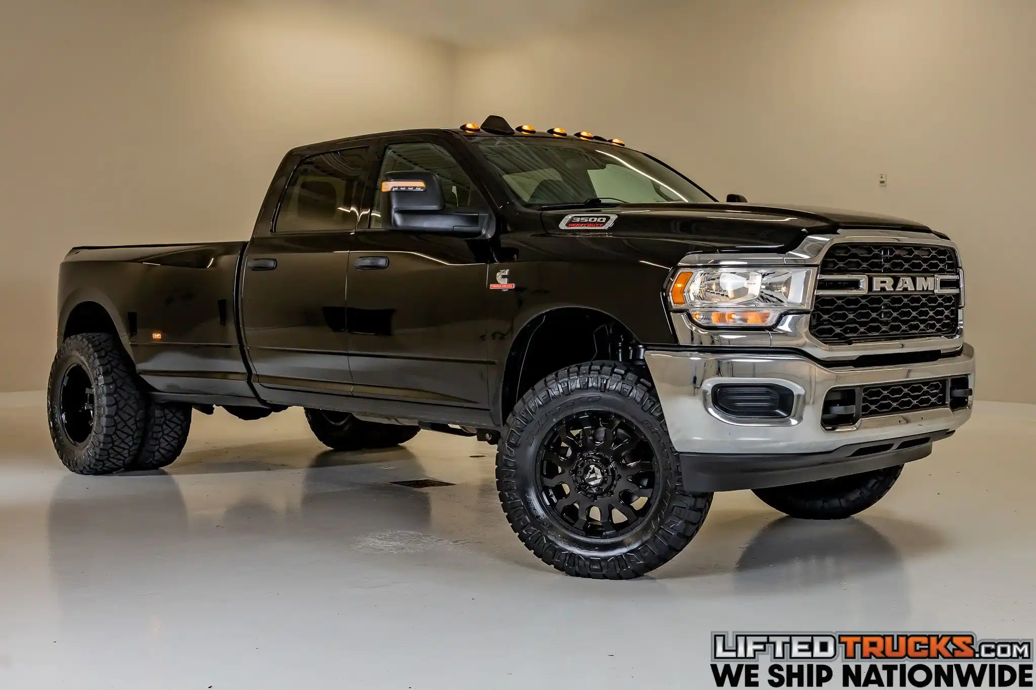 2024 RAM 3500 Tradesman 4X4 Crew Cab LWB's photo