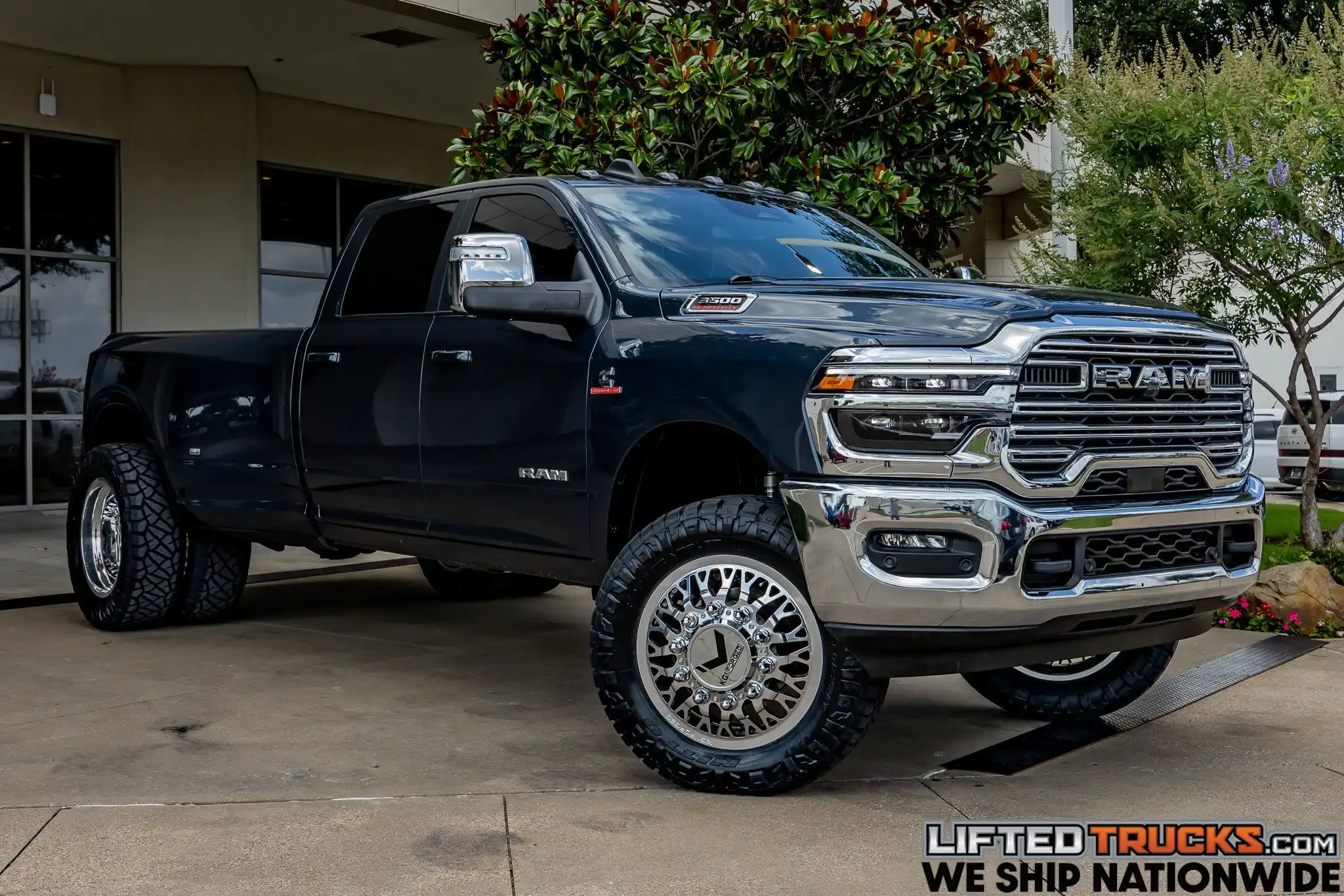 2025 RAM 3500 Laramie 4X4 Crew Cab LWB's photo