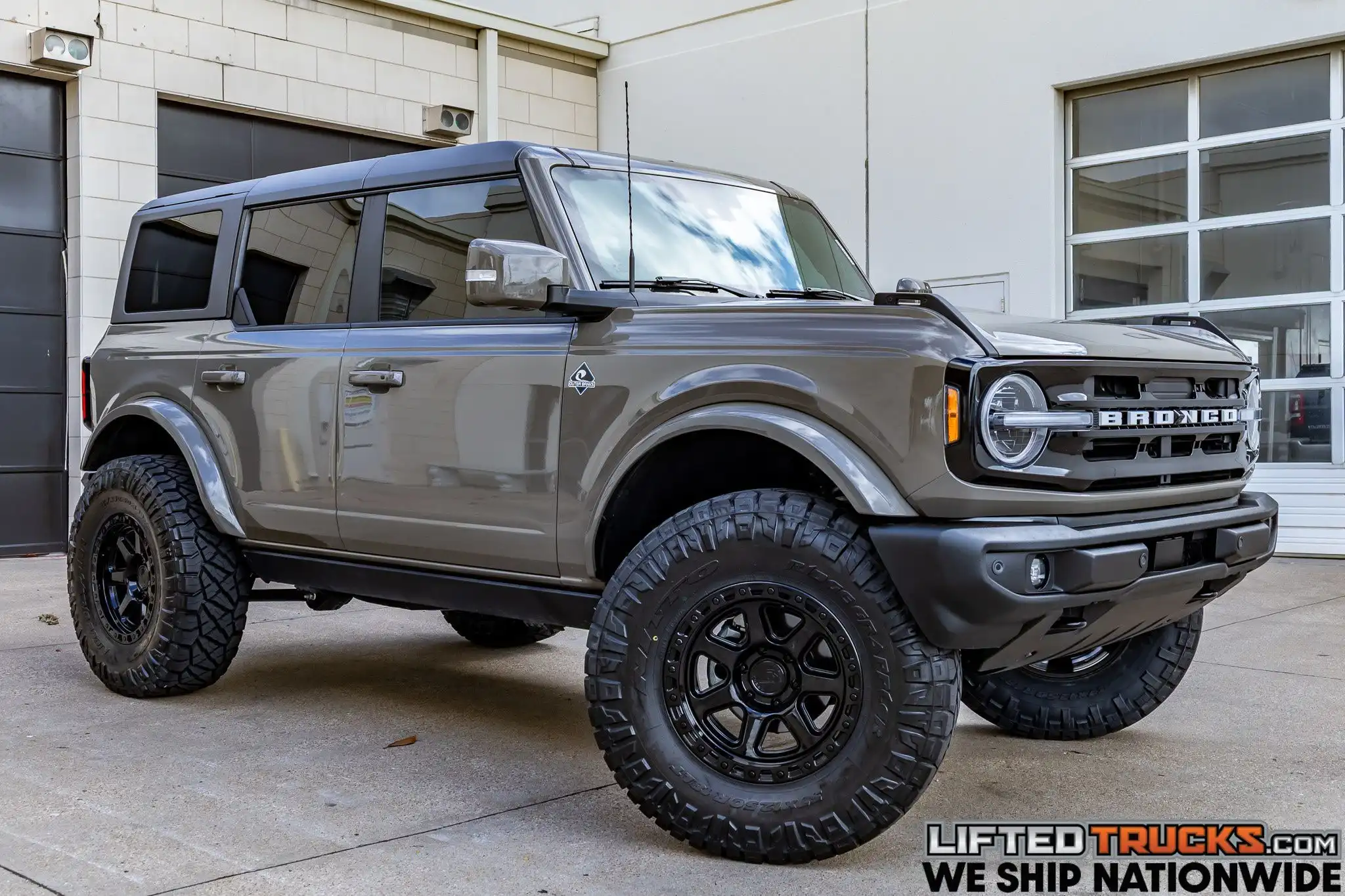 2025 Ford Bronco Outer Banks 4x4's photo