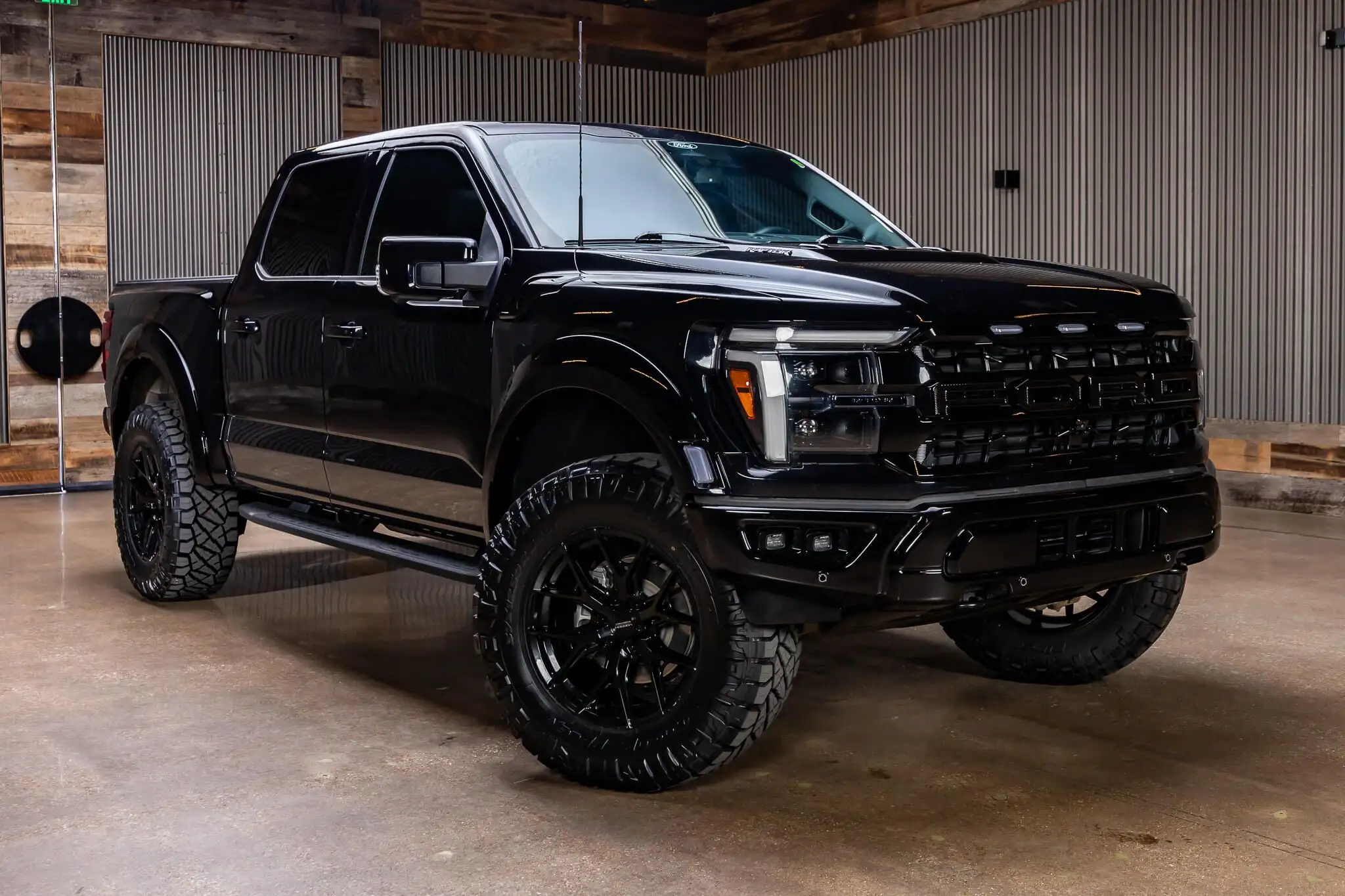2025 Ford F-150 Raptor 4x4 SuperCrew 5-1/2 Box's photo