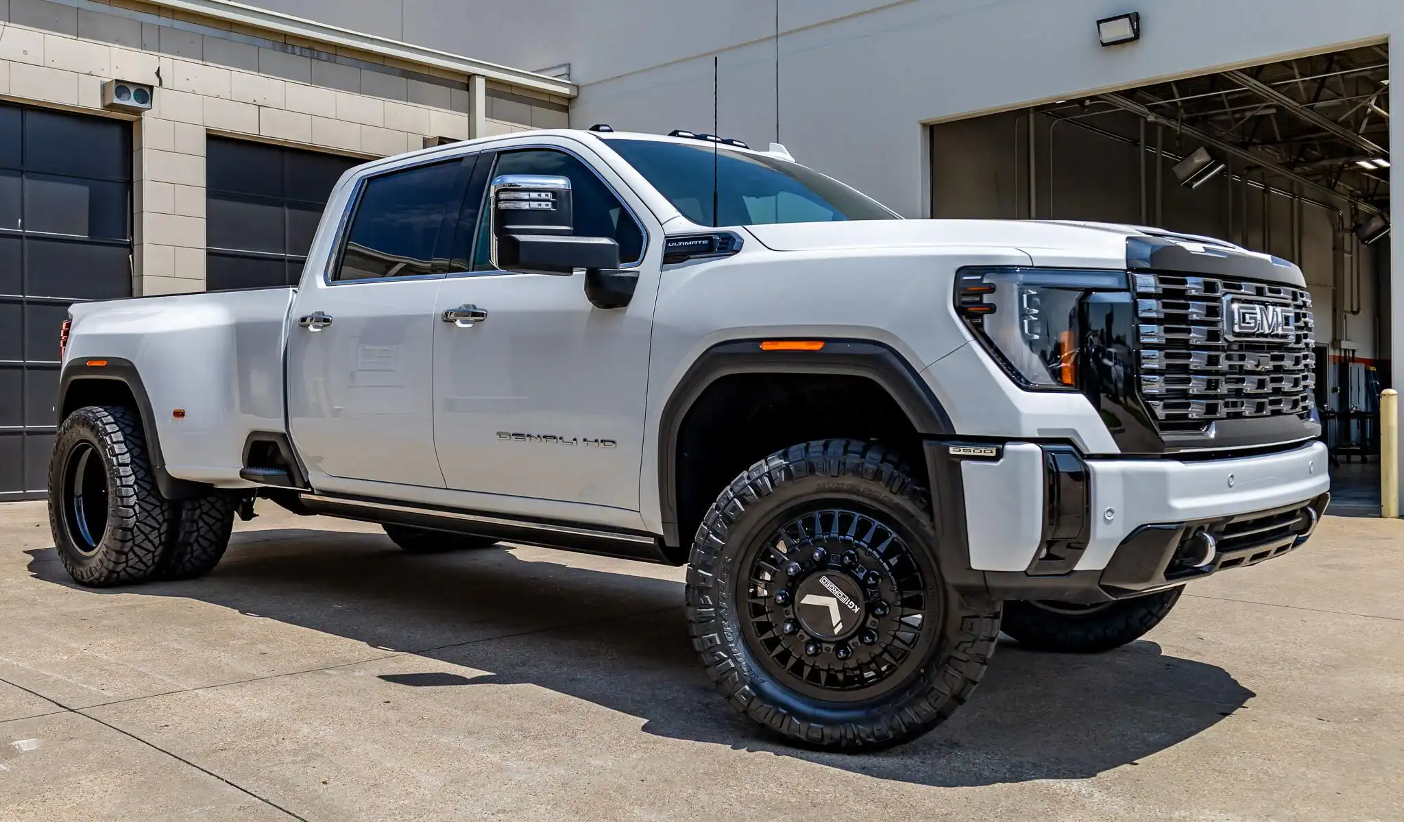 2026 GMC Sierra 4WD Crew Cab Long Box Denali Ultimate's photo