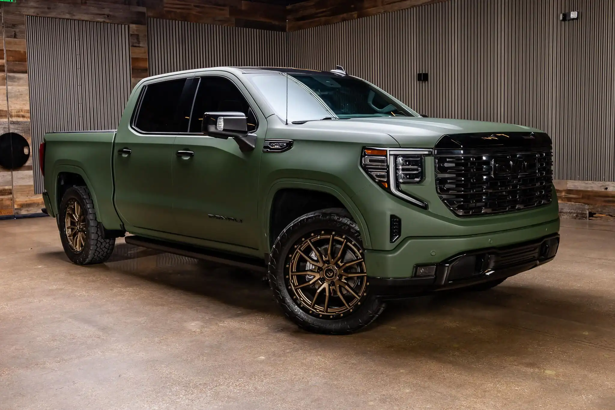 2025 GMC Sierra 4WD Crew Cab Short Box Denali Ultimate's photo