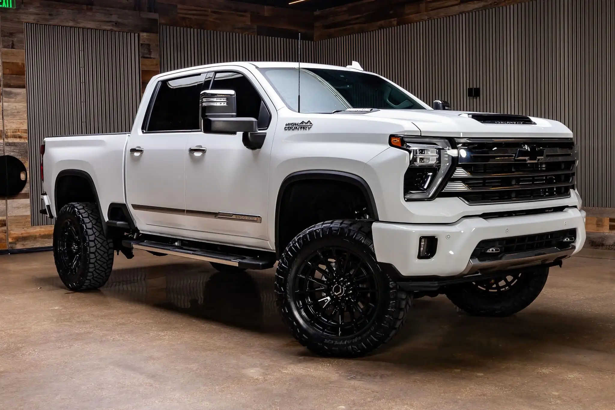 2025 Chevrolet Silverado HD High Country 4WD Crew Cab Standard Box's photo